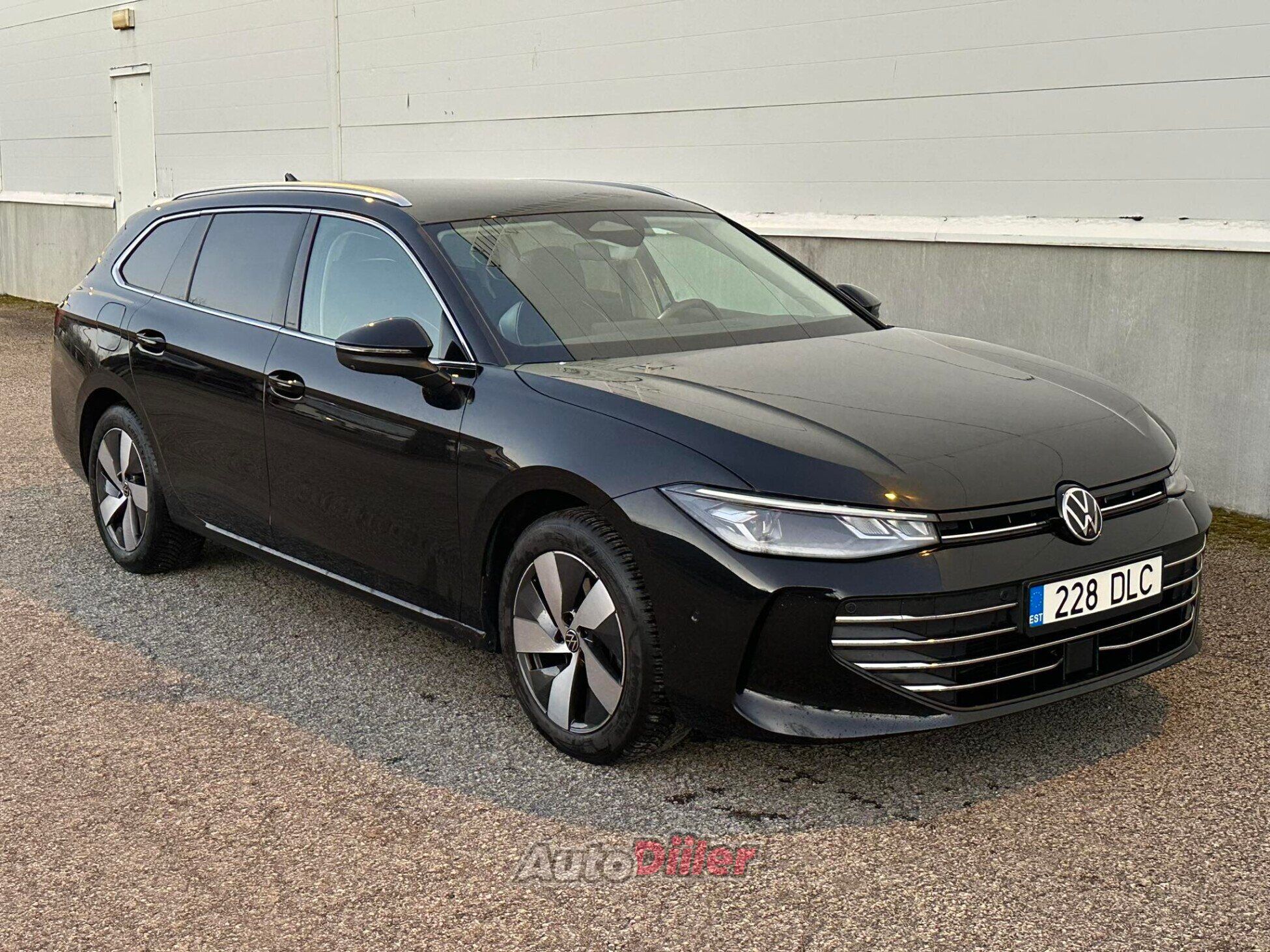 Volkswagen Passat BUSINESS 110kW 2025, photo 2/10