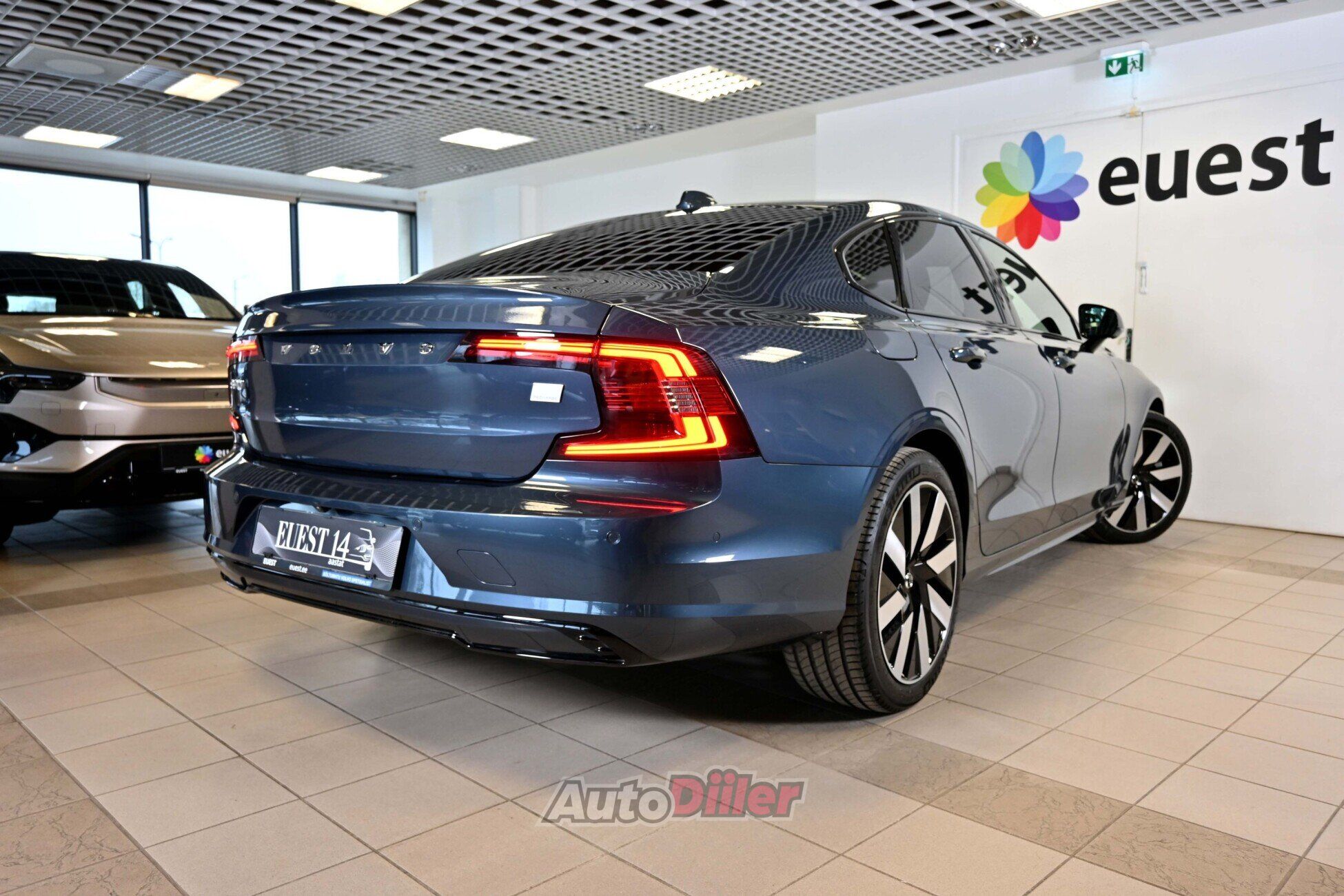 Volvo S90 2025, kuva 2/10