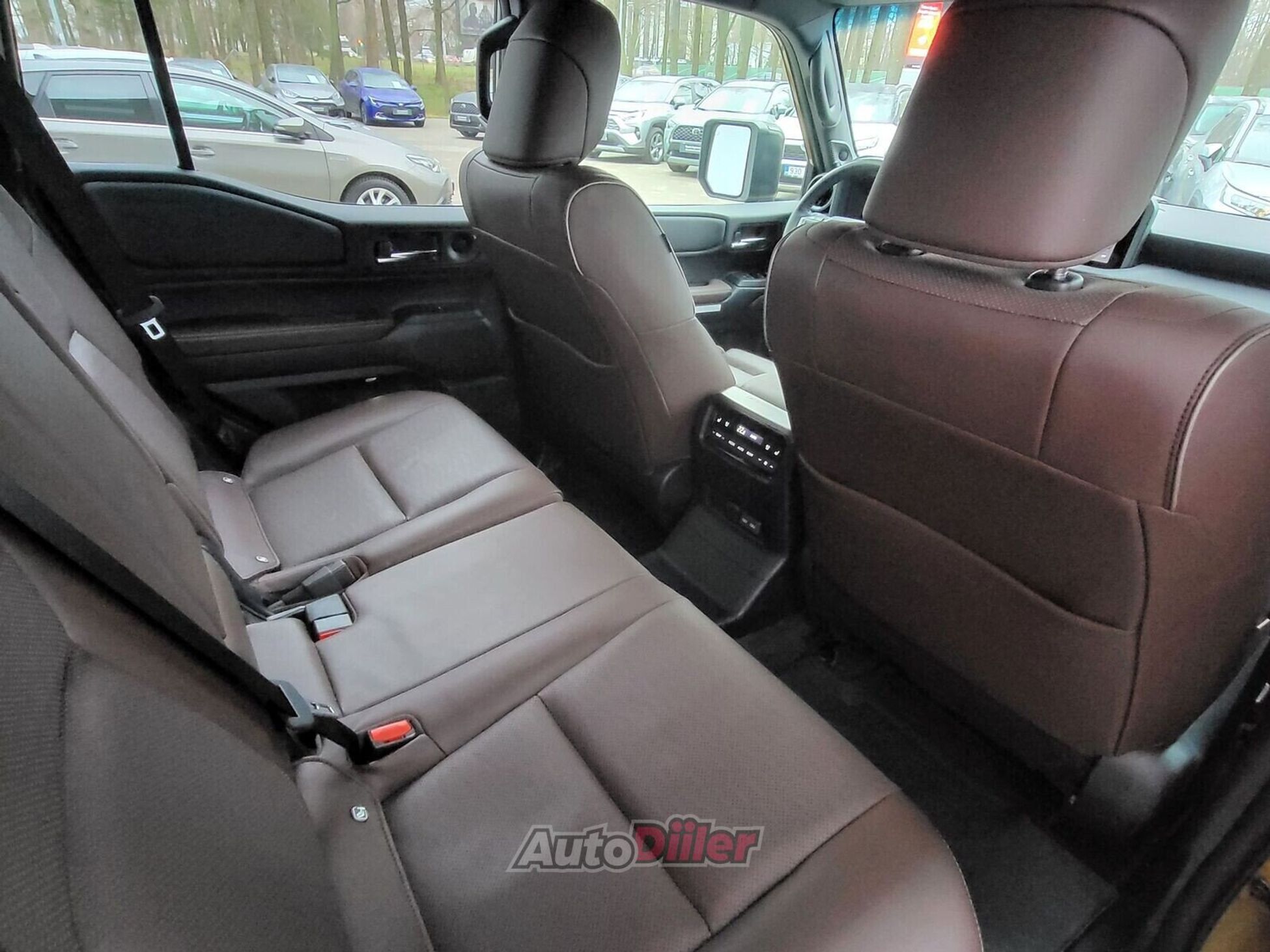 Toyota Land Cruiser 2024, photo 7/10