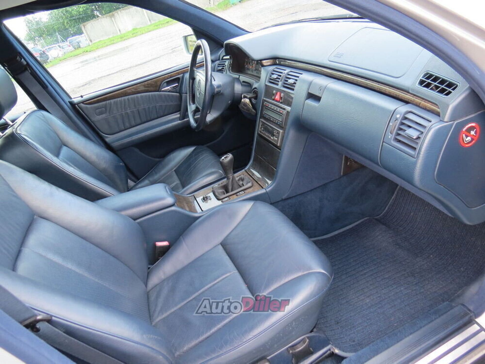Mercedes-Benz E 200 1998, kuva 6/10