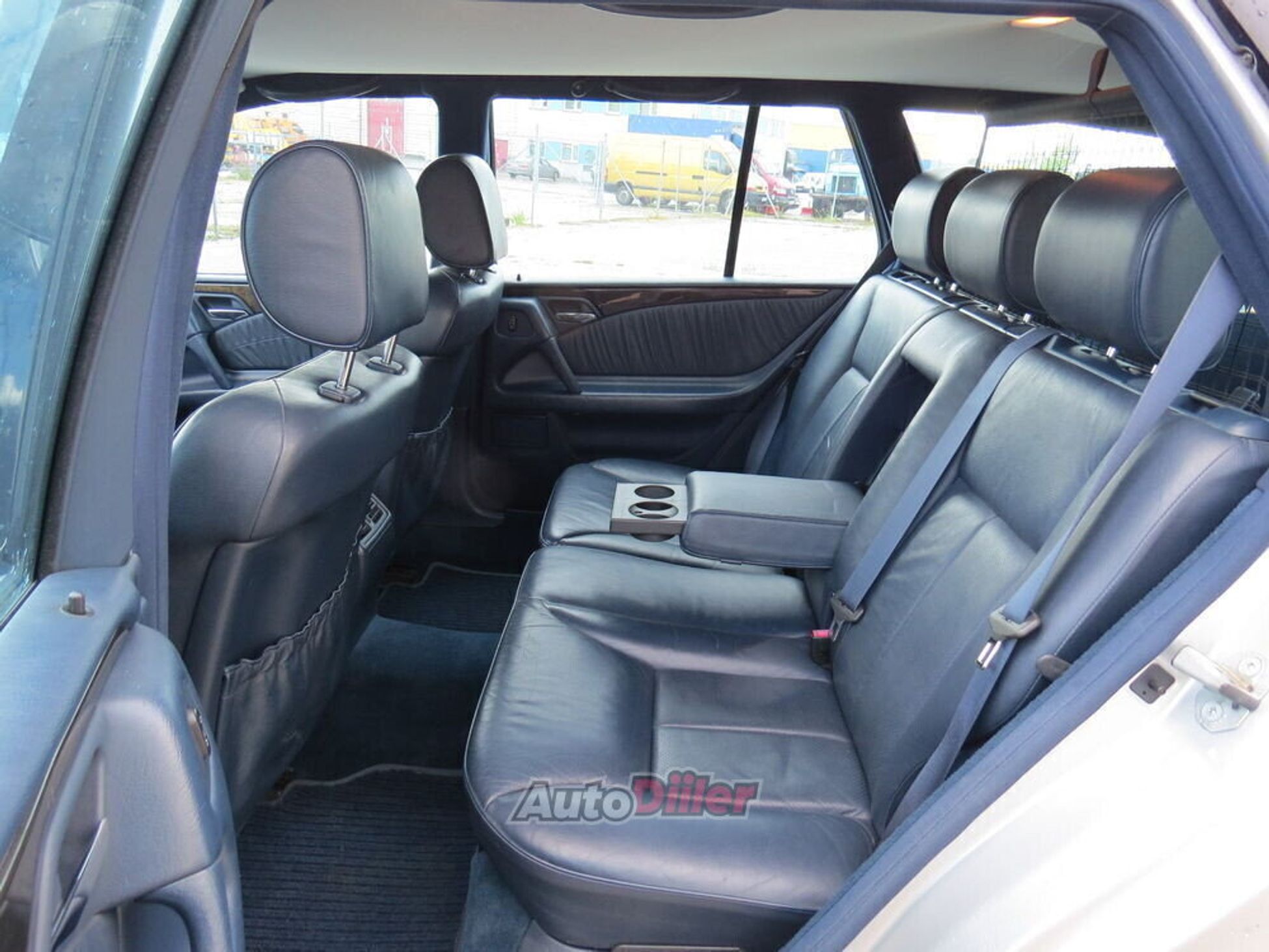Mercedes-Benz E 200 1998, kuva 7/10