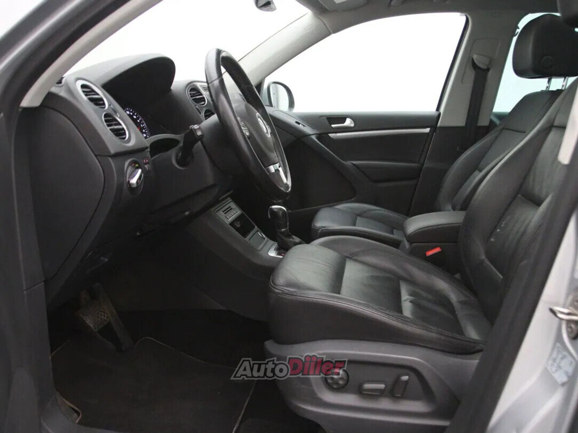 Volkswagen Tiguan 2015, photo 4/10
