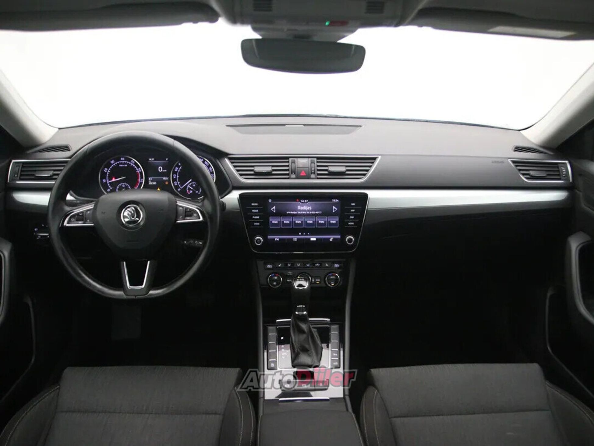 Skoda Superb Ambition Business 1.4 110kW 2018, kuva 2/10