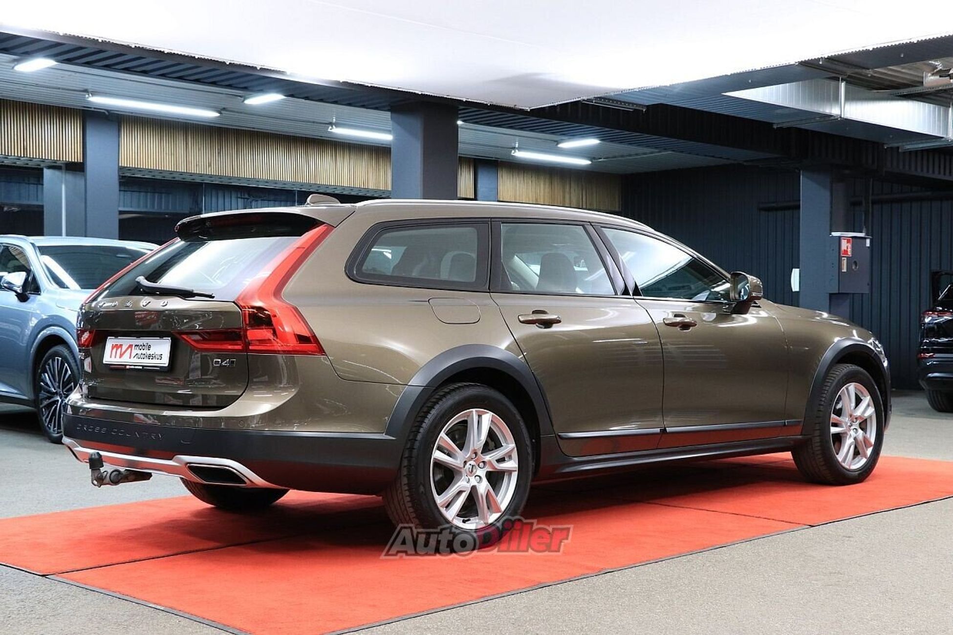 Volvo V90 Cross Country 2.0 140kW 2018, kuva 2/10