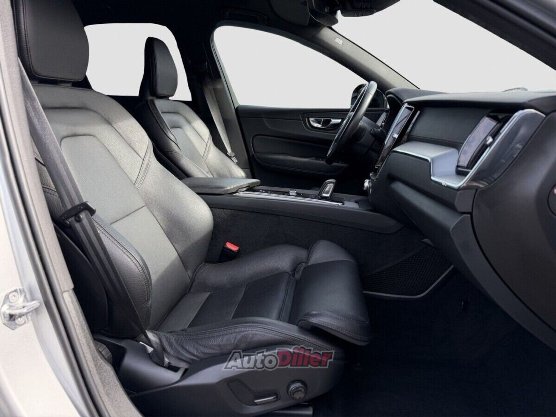 Volvo XC60 2.0 145kW 2020, photo 5/10