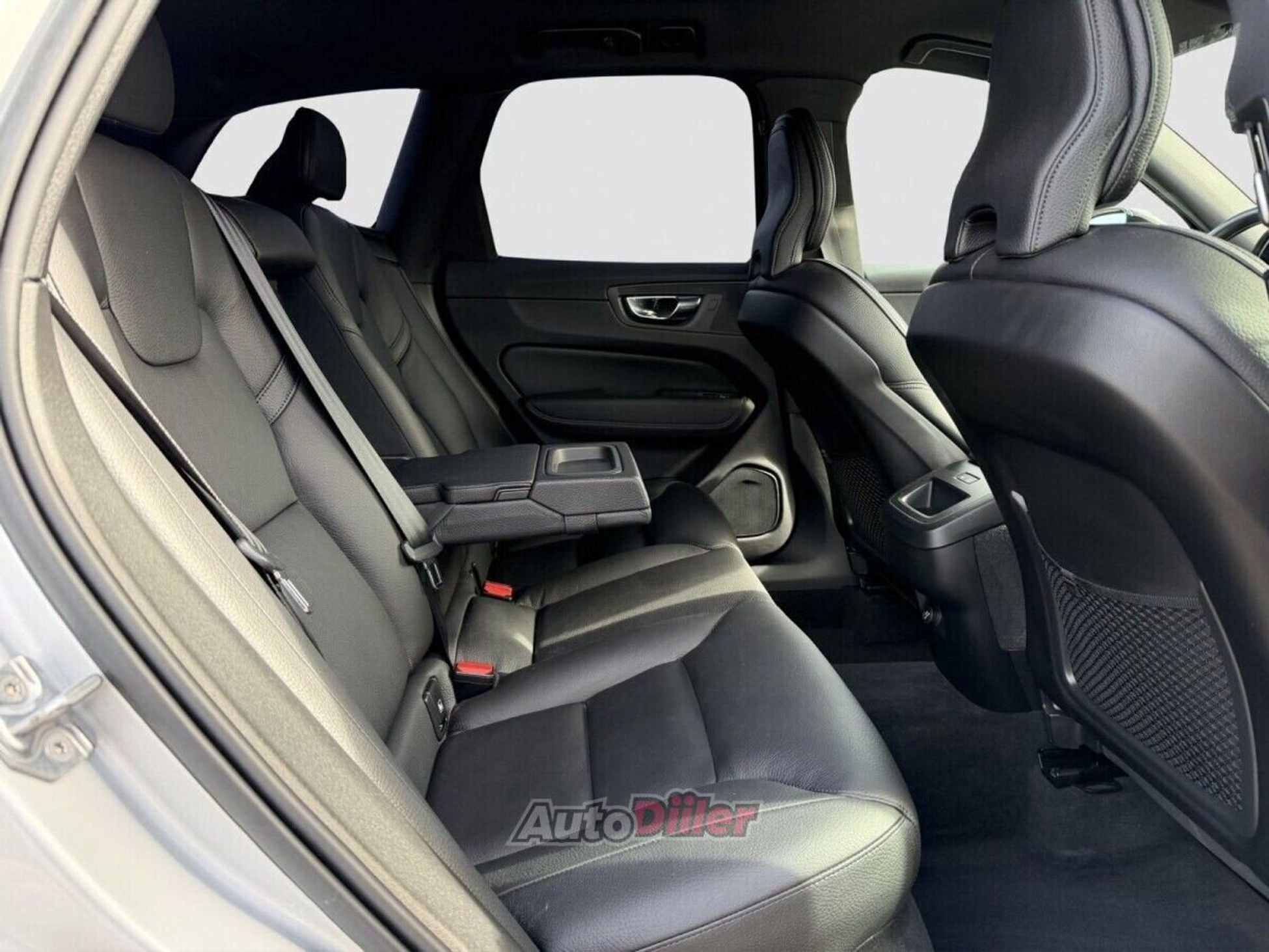 Volvo XC60 2.0 145kW 2020, photo 6/10