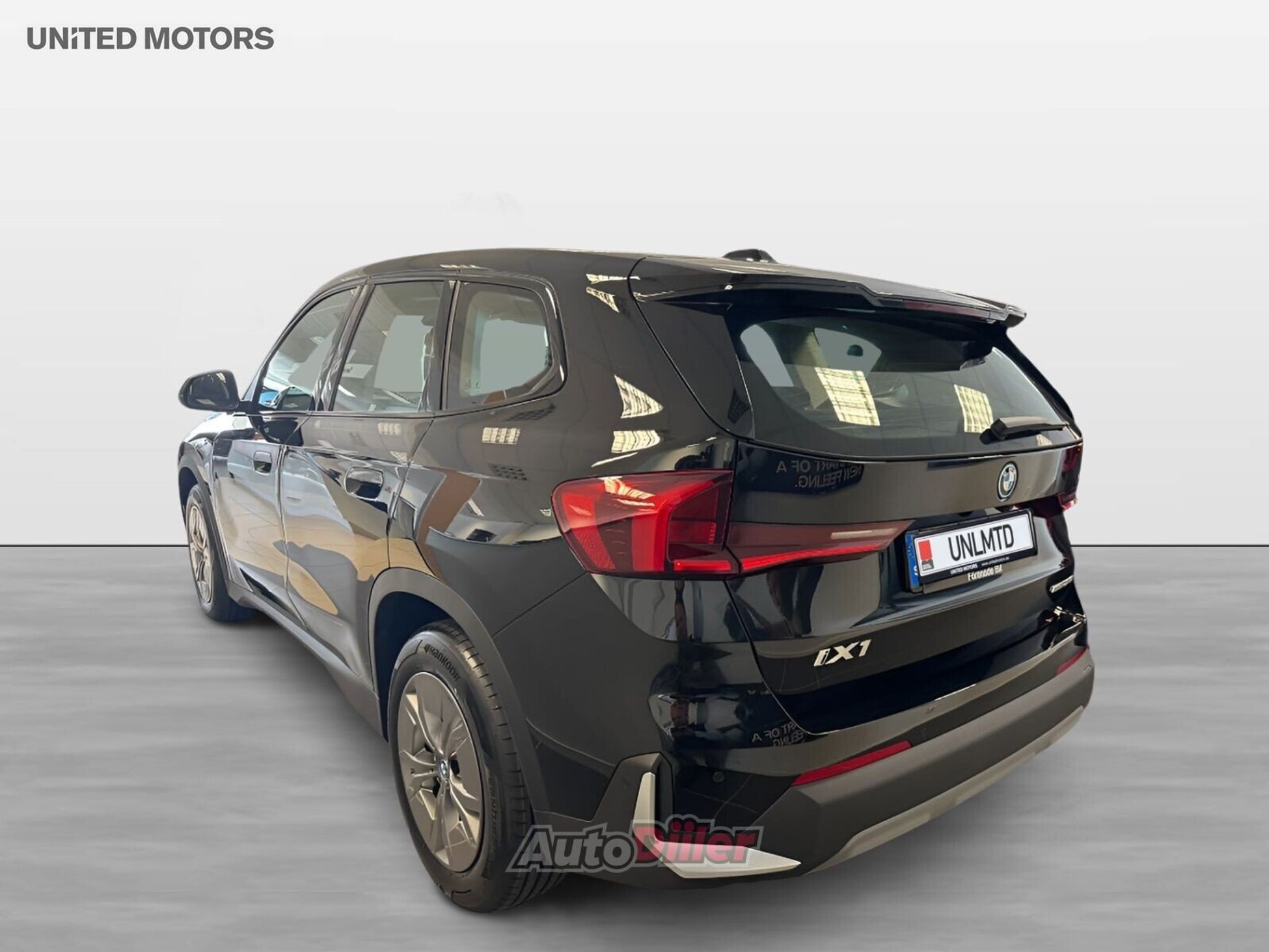 BMW iX1 2025, photo 6/6