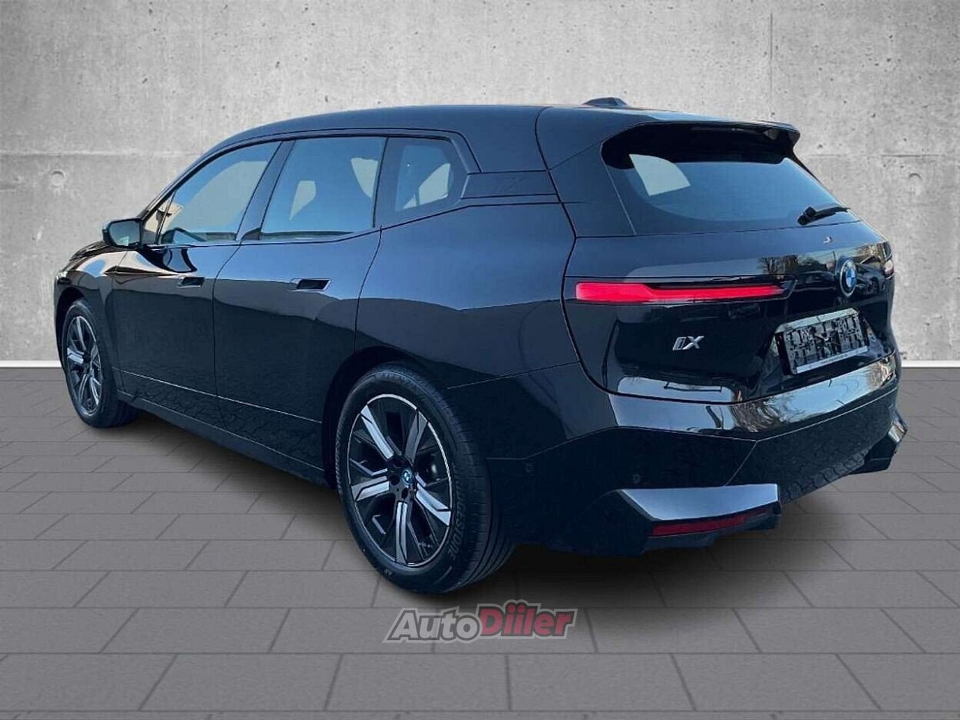 BMW iX xDrive 40 240kW 2025, kuva 2/10