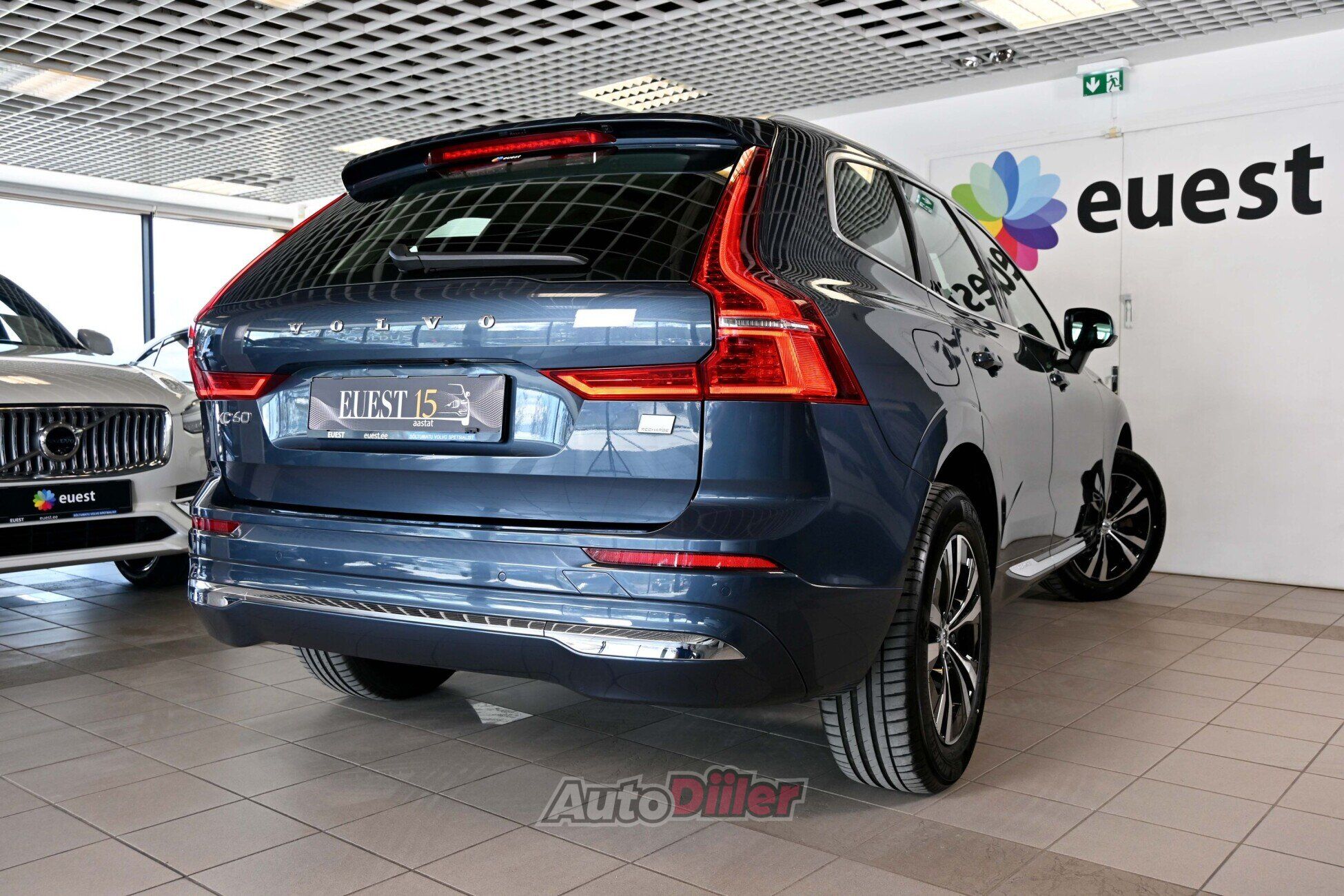 Volvo XC60 2022, photo 2/10
