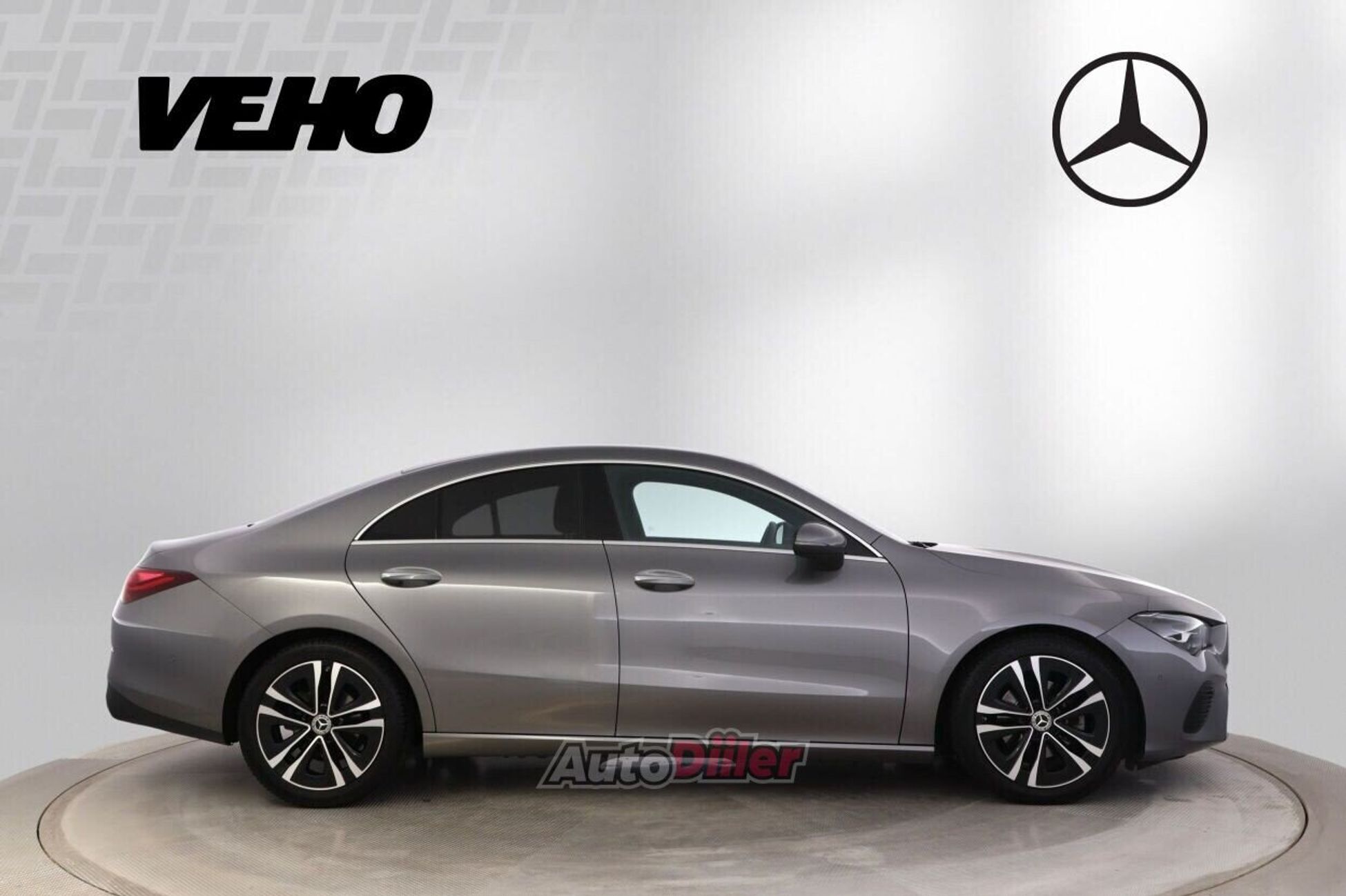 Mercedes-Benz CLA 180 2024, photo 2/10