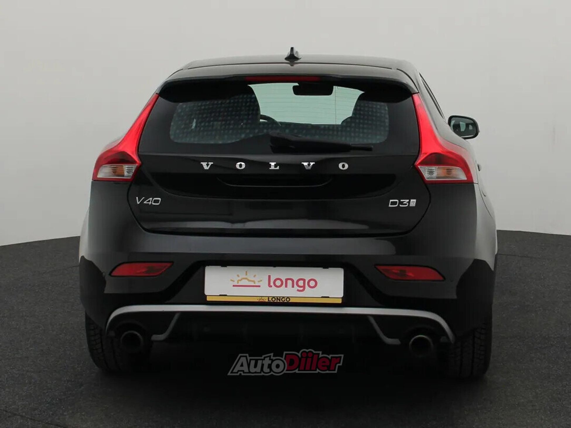 Volvo V40 R-Design 2.0 110kW 2017, photo 5/10