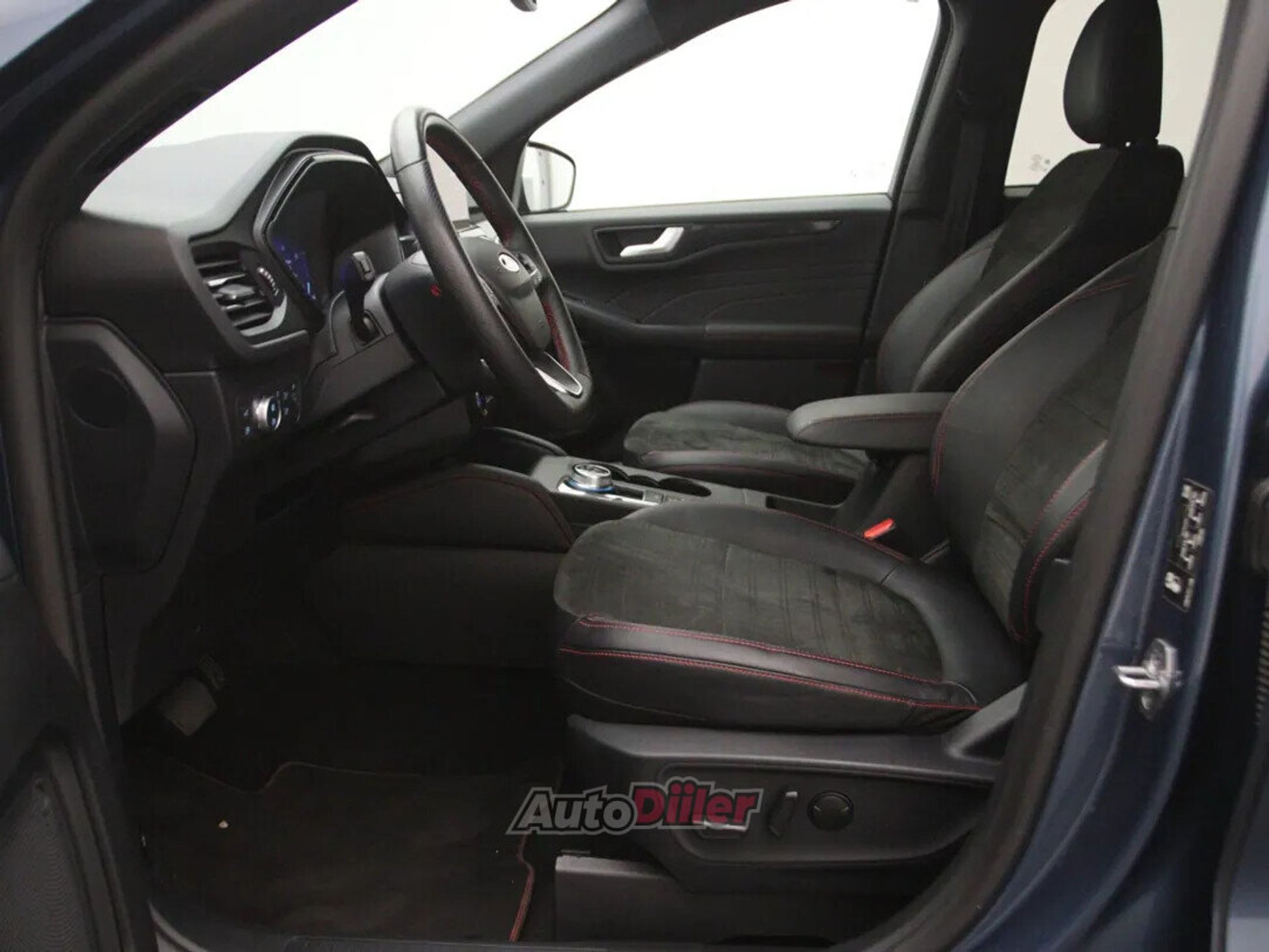 Ford Kuga ST-Line X 2.5 165kW 2023, photo 4/10