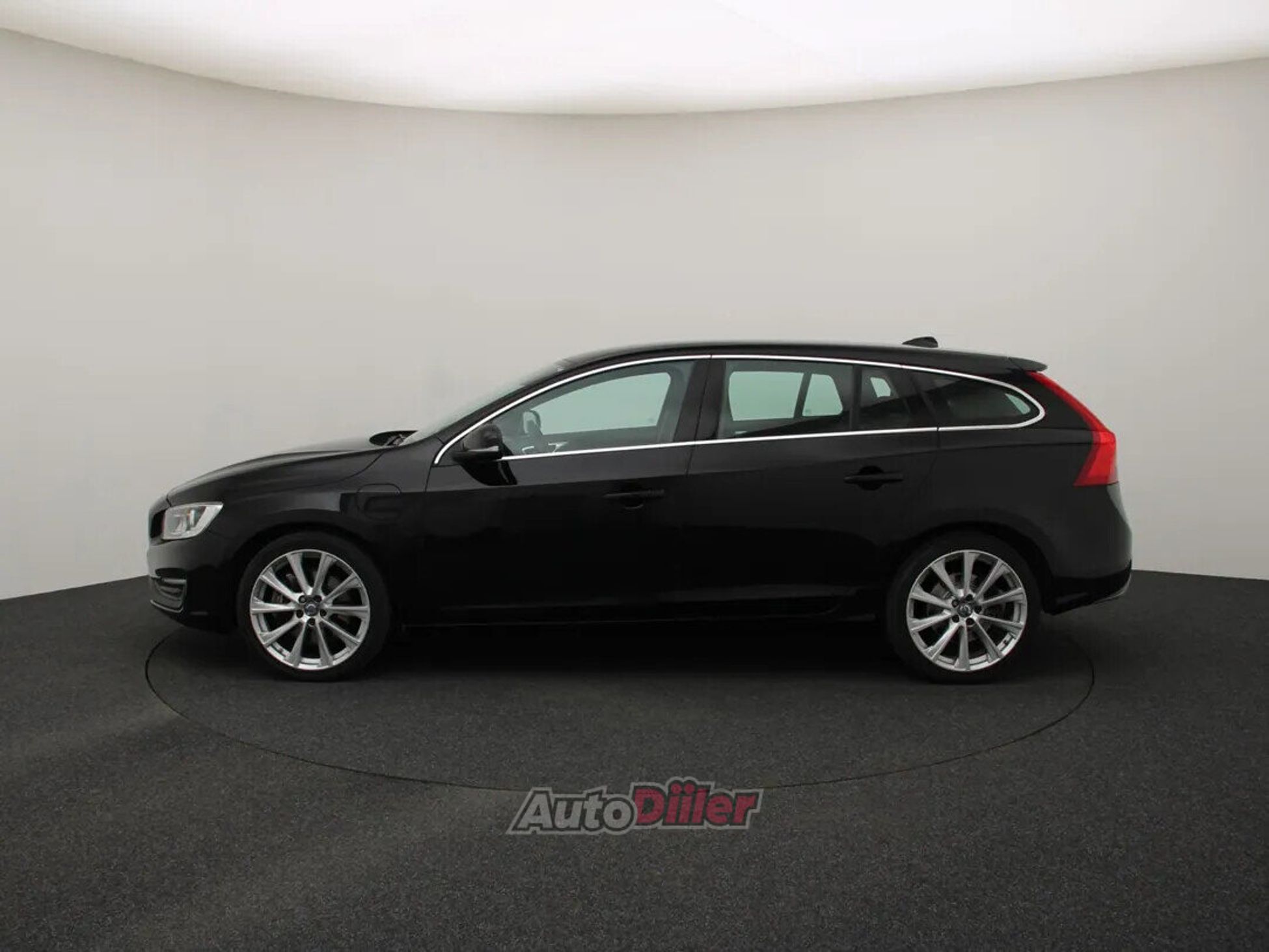 Volvo V60 Momentum 2.4 212kW 2015, photo 6/10