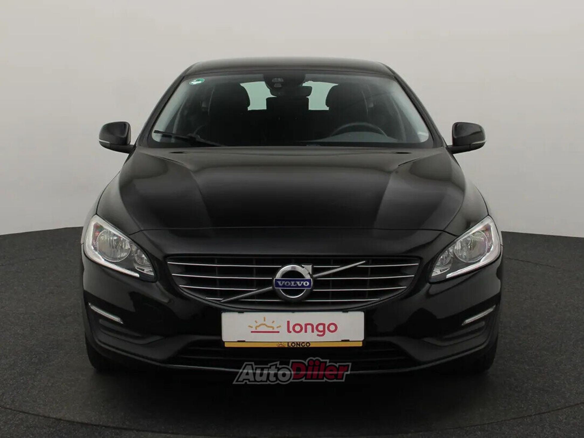 Volvo V60 Momentum 2.4 212kW 2015, photo 3/10