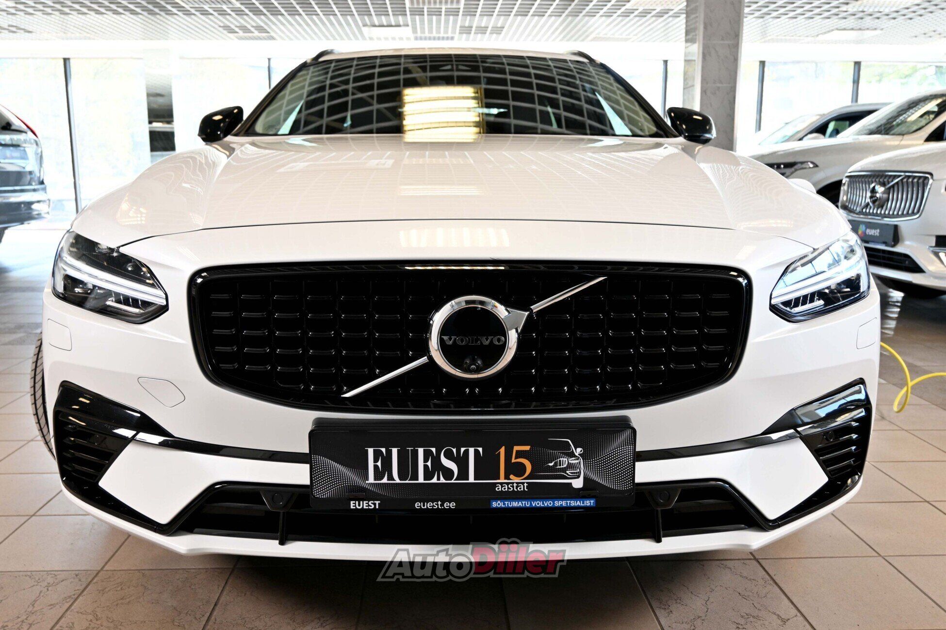 Volvo V90 2025, photo 5/10