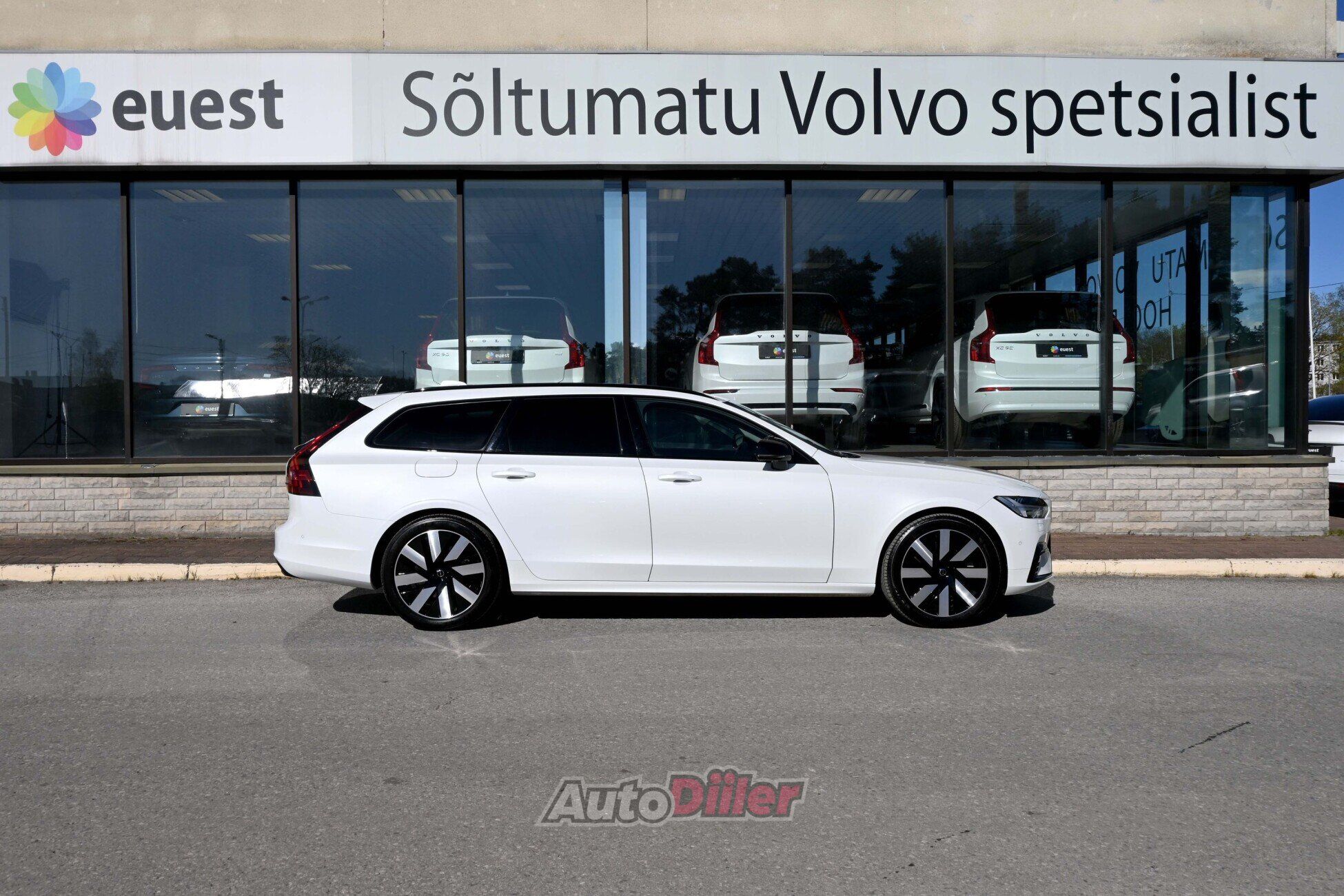 Volvo V90 2025, photo 7/10