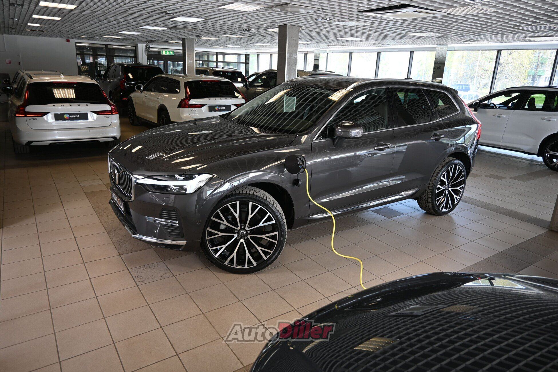 Volvo XC60 2025, photo 6/10