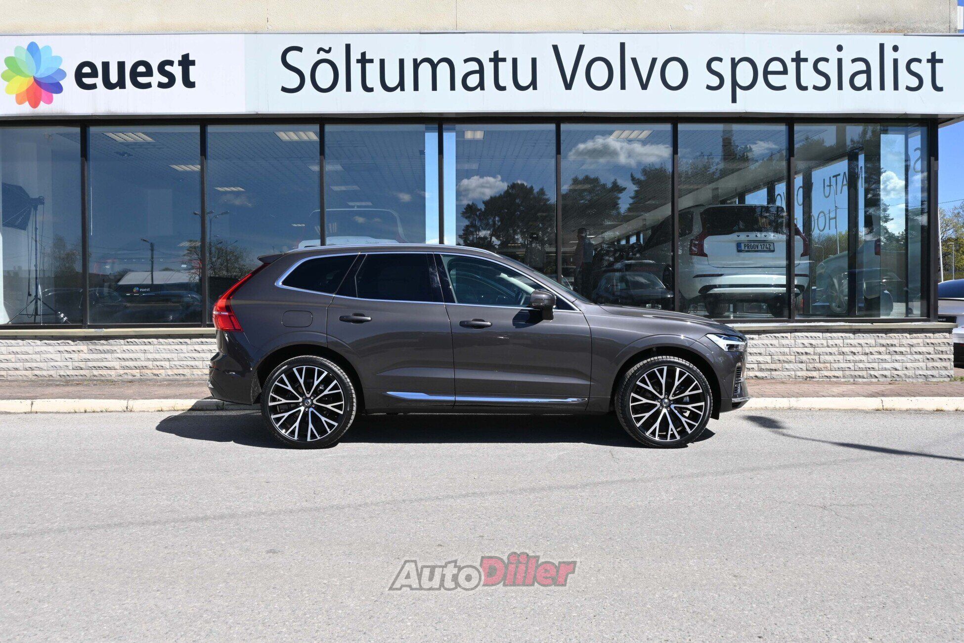Volvo XC60 2025, photo 7/10