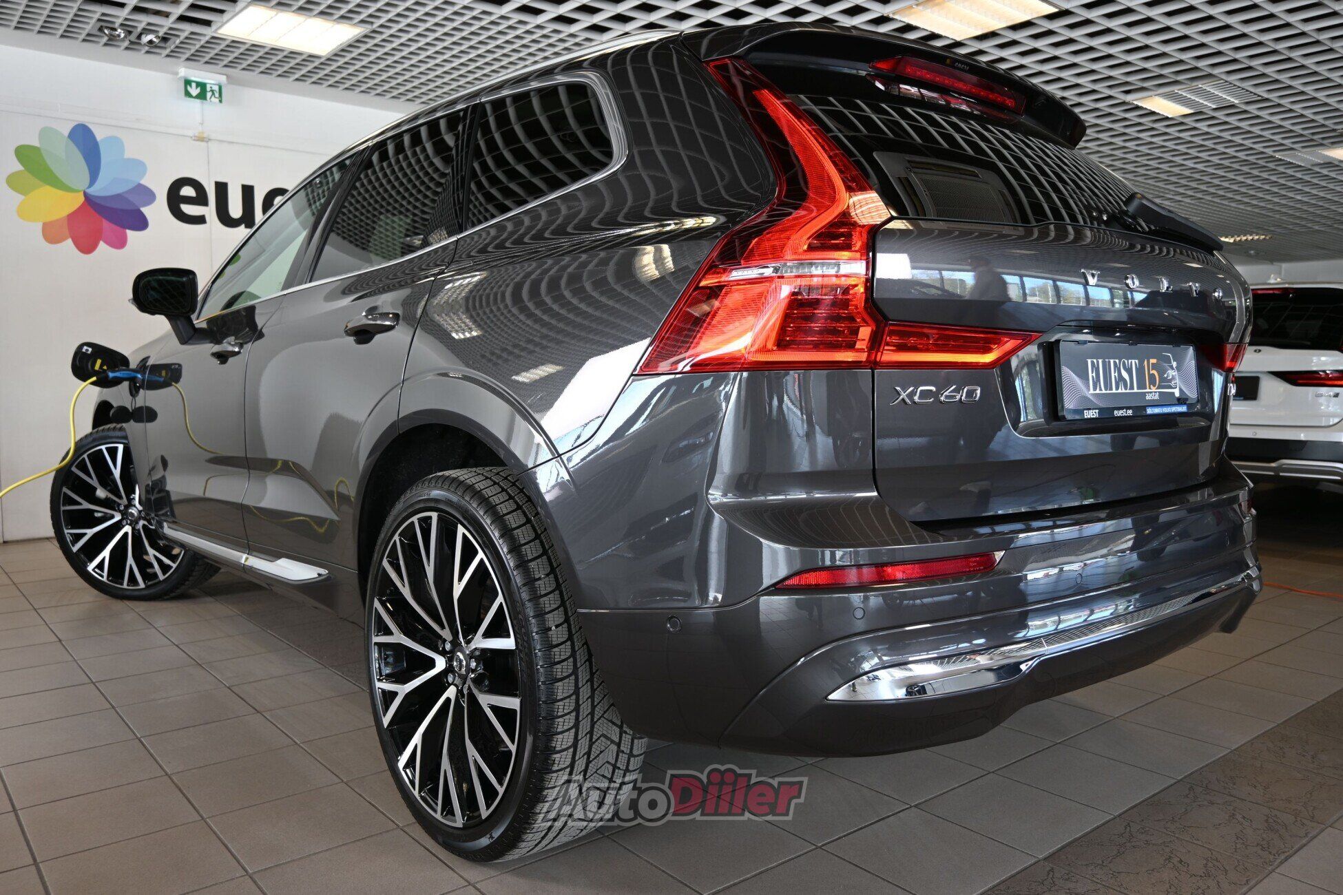 Volvo XC60 2025, photo 3/10