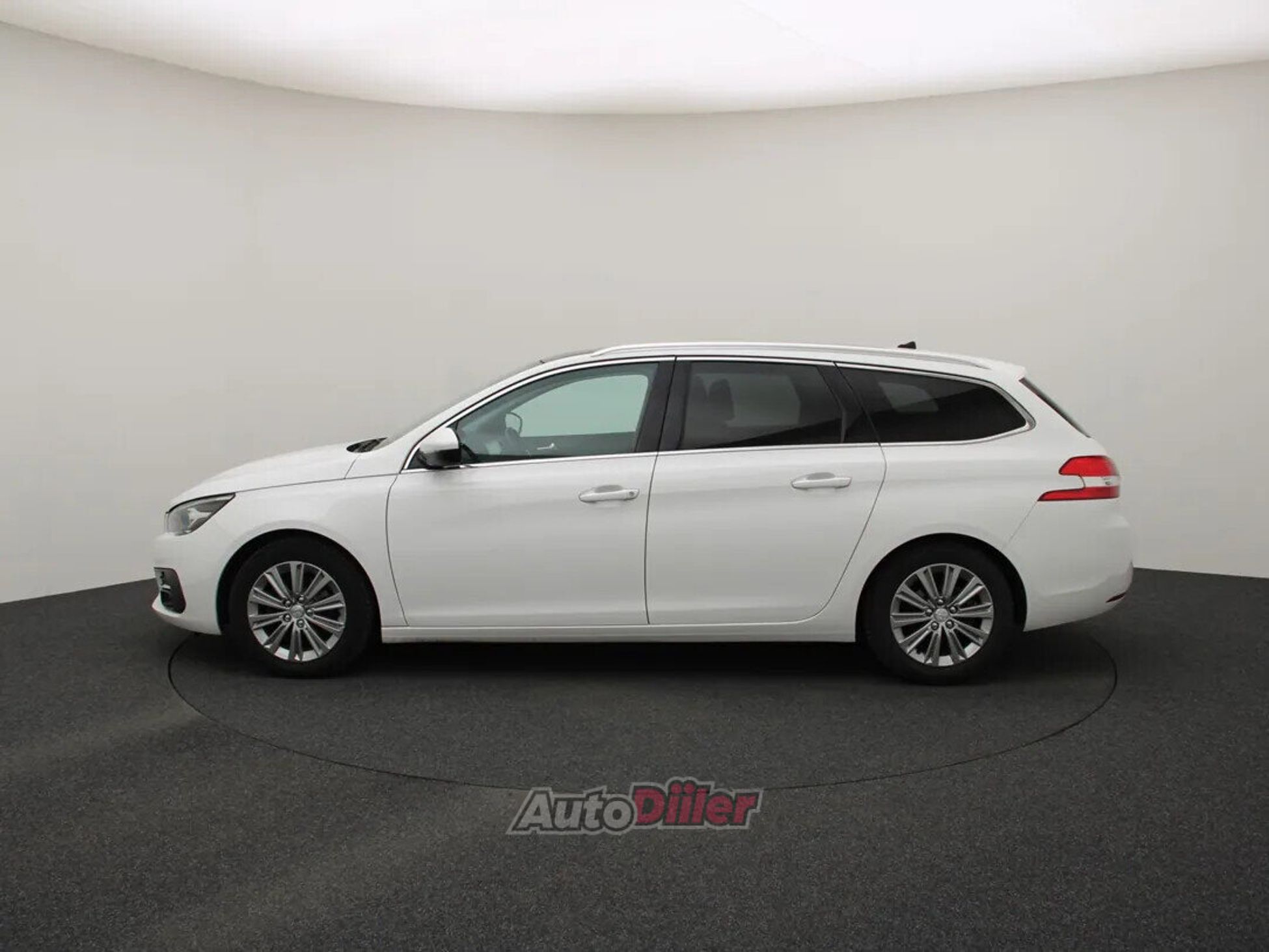 Peugeot 308 Premium 1.2 81kW 2020, kuva 6/10