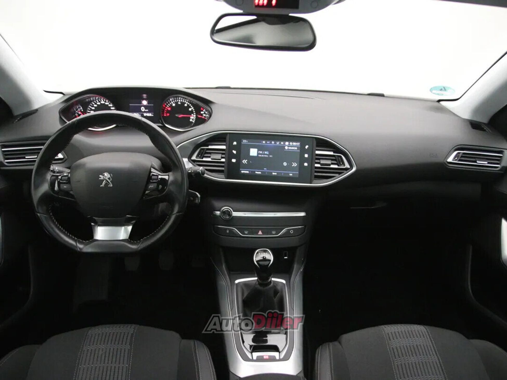 Peugeot 308 Premium 1.2 81kW 2020, kuva 2/10