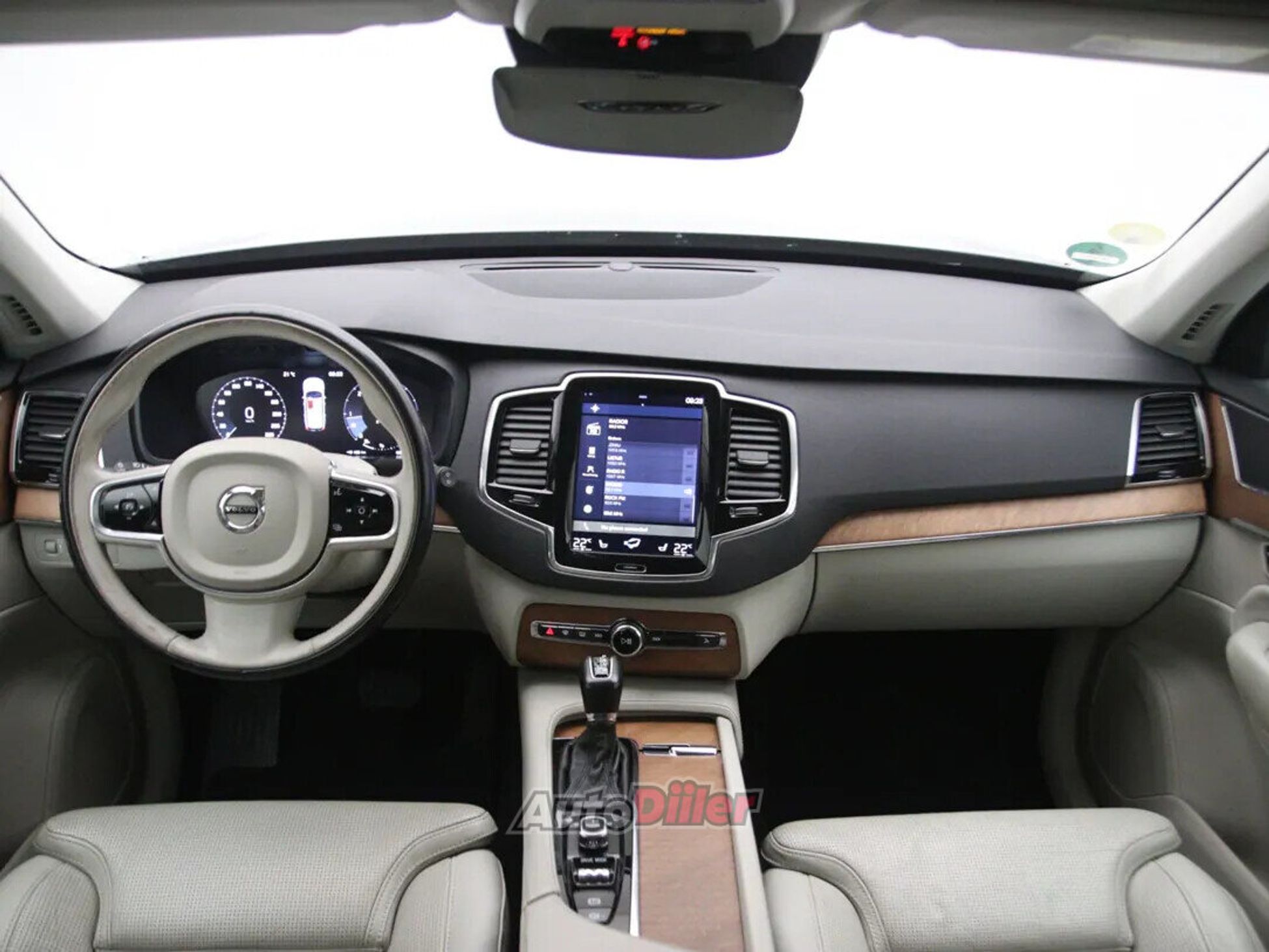 Volvo XC90 Inscription 2.0 173kW 2016, photo 2/10