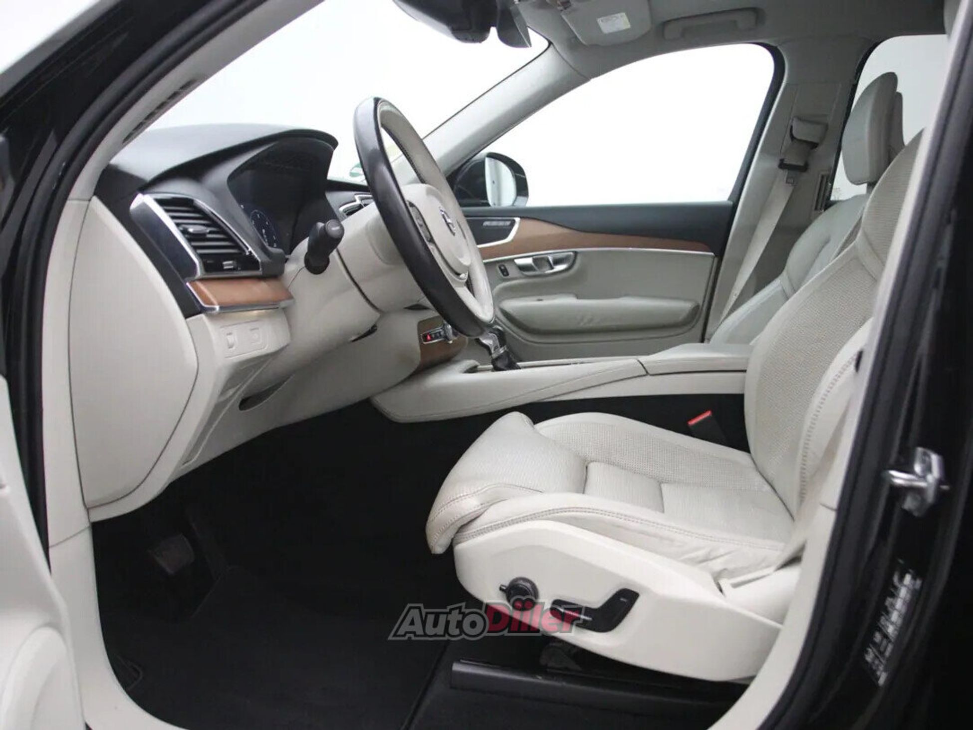 Volvo XC90 Inscription 2.0 173kW 2016, photo 4/10