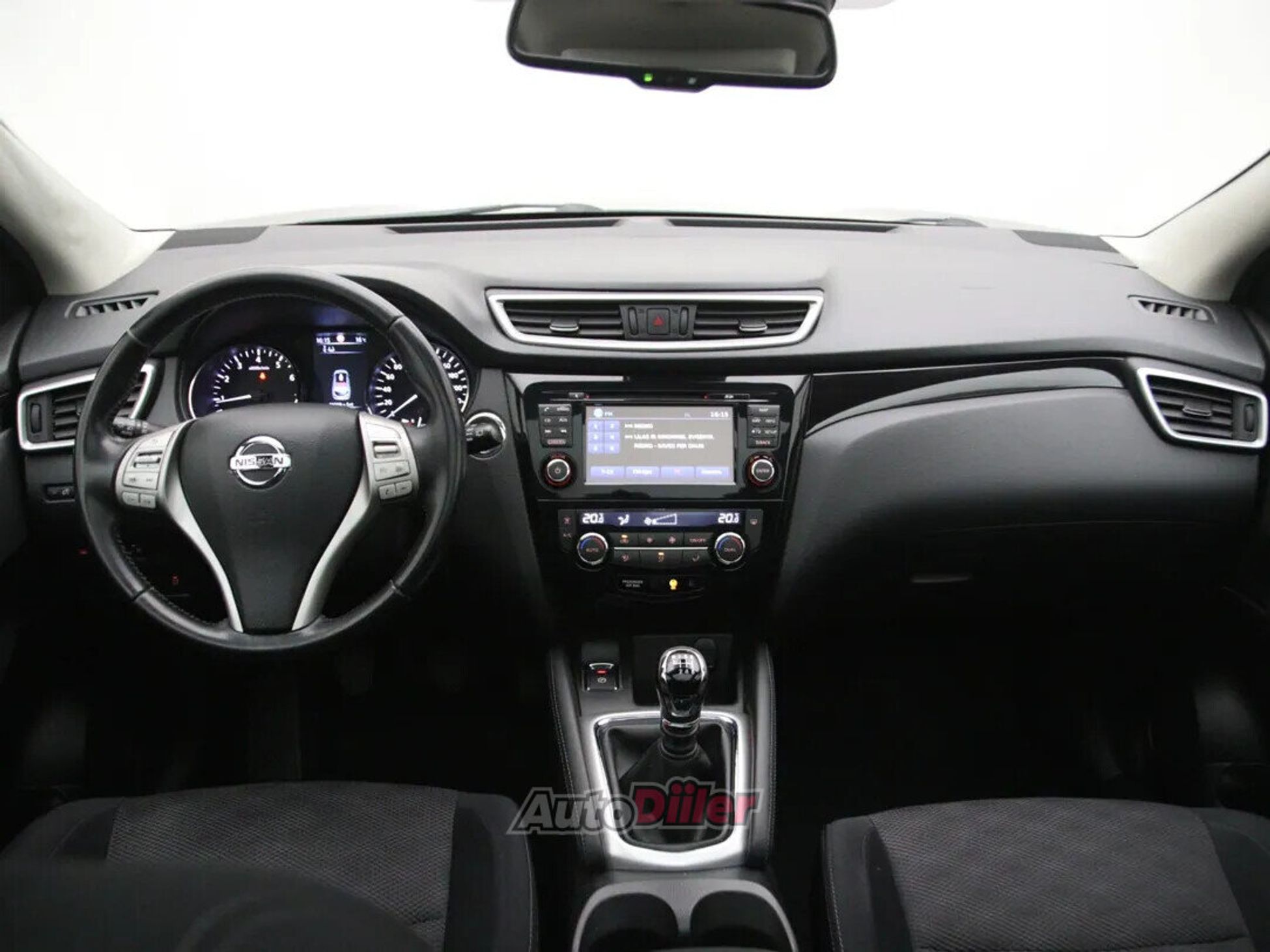 Nissan Qashqai Tekna 1.2 85kW 2017, photo 2/10