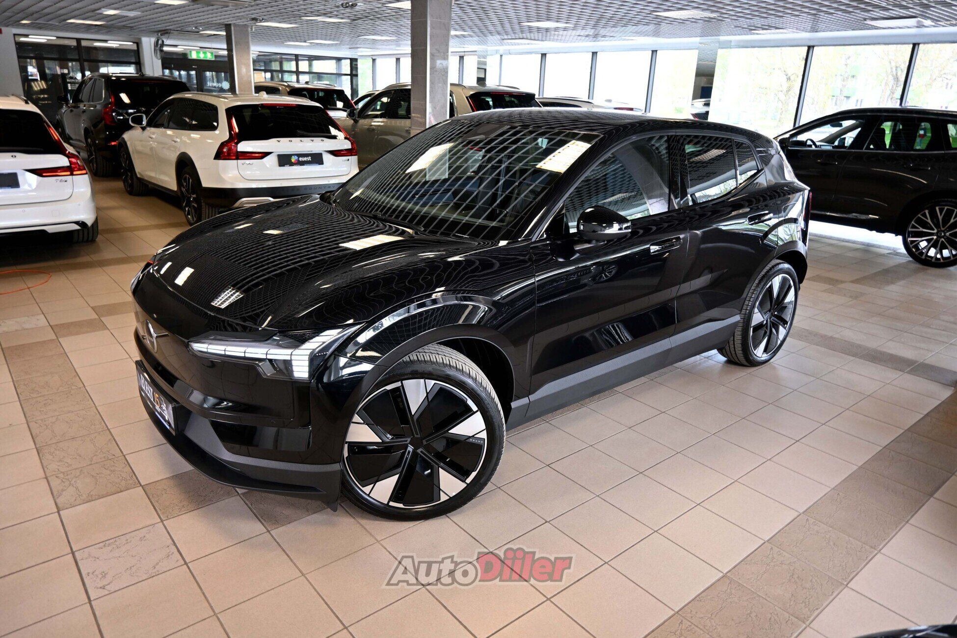 Volvo EX30 2025, photo 6/10
