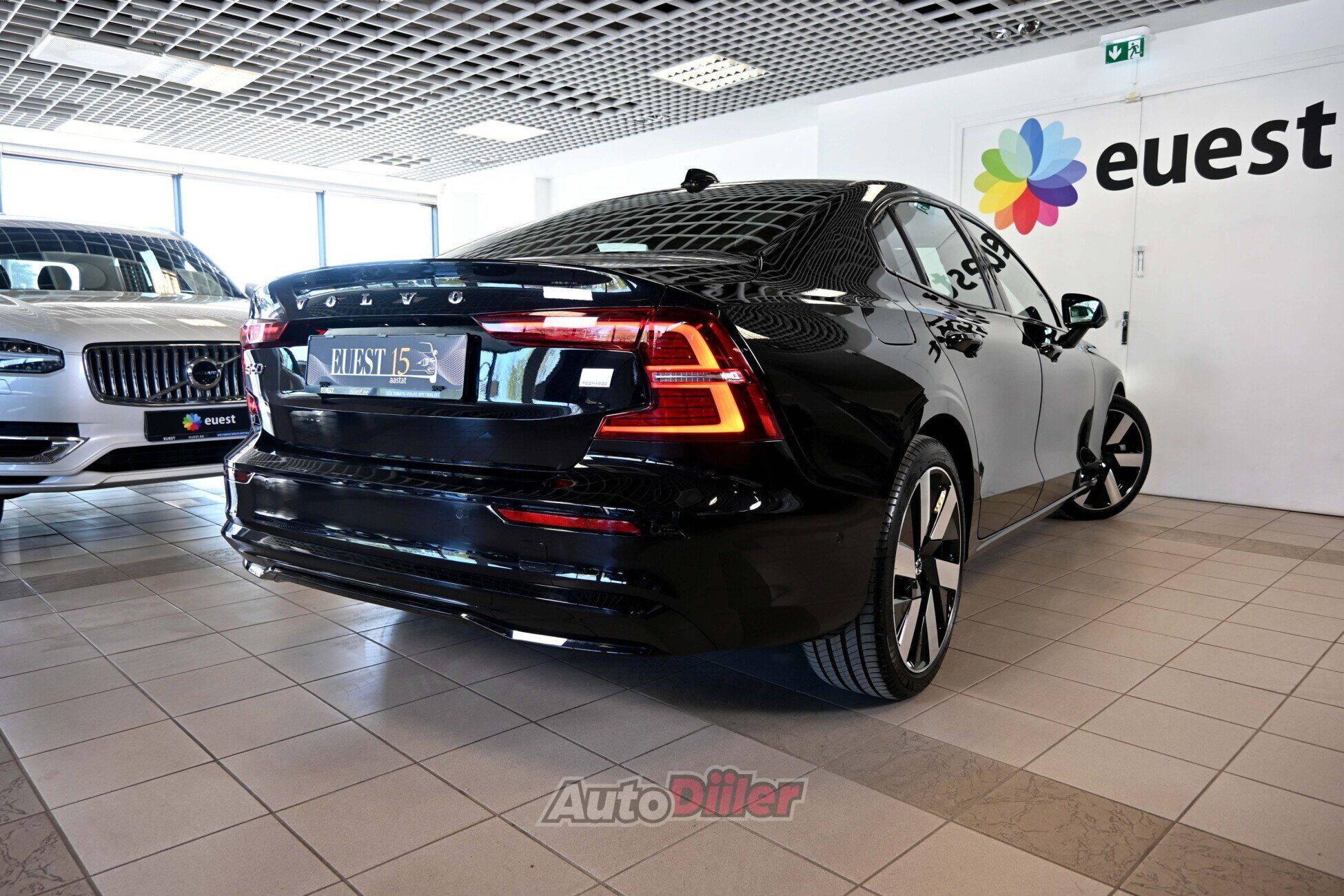 Volvo S60 2024, kuva 2/10