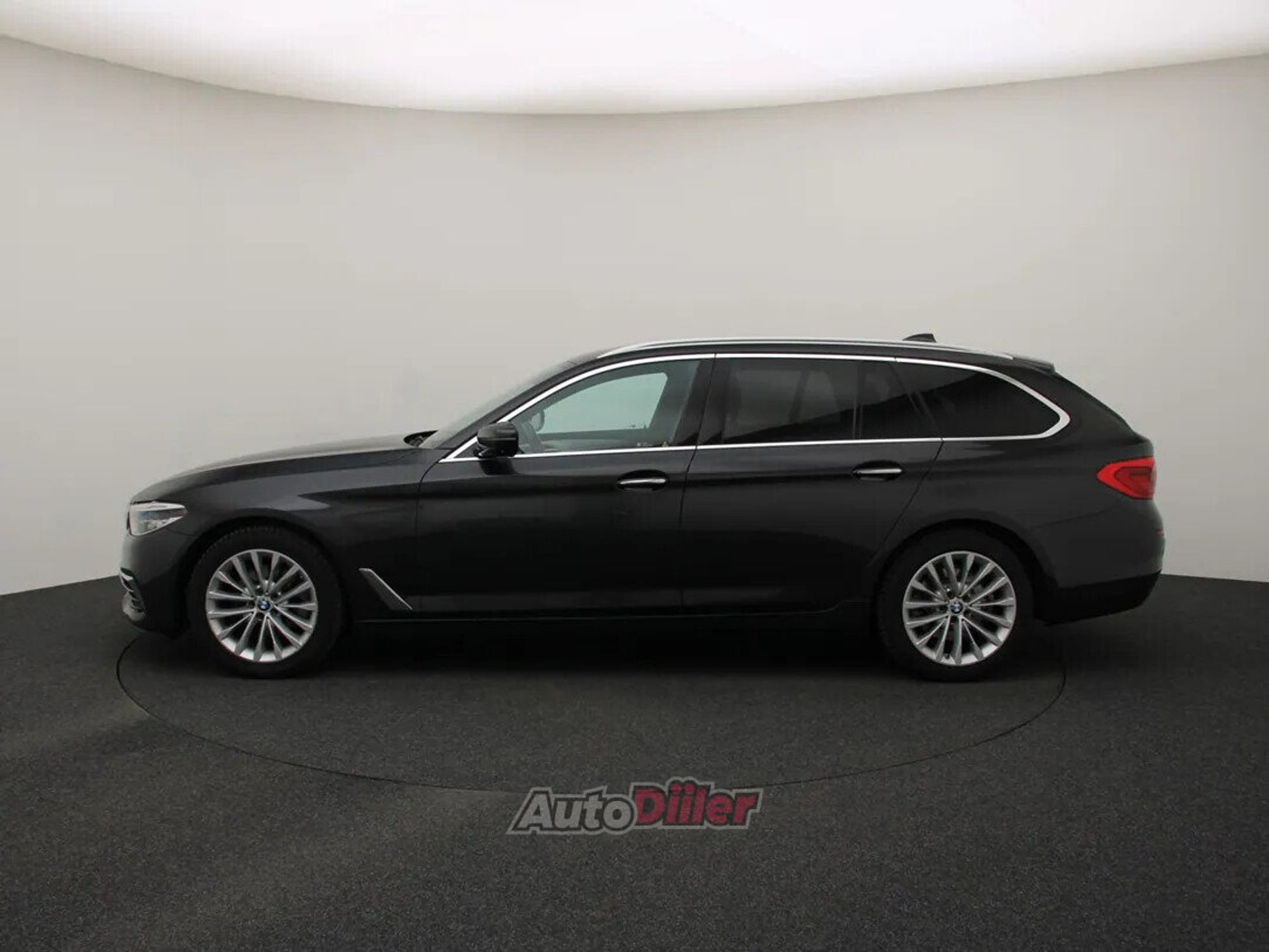 BMW 520 High Executive 2.0 140kW 2017, kuva 6/10