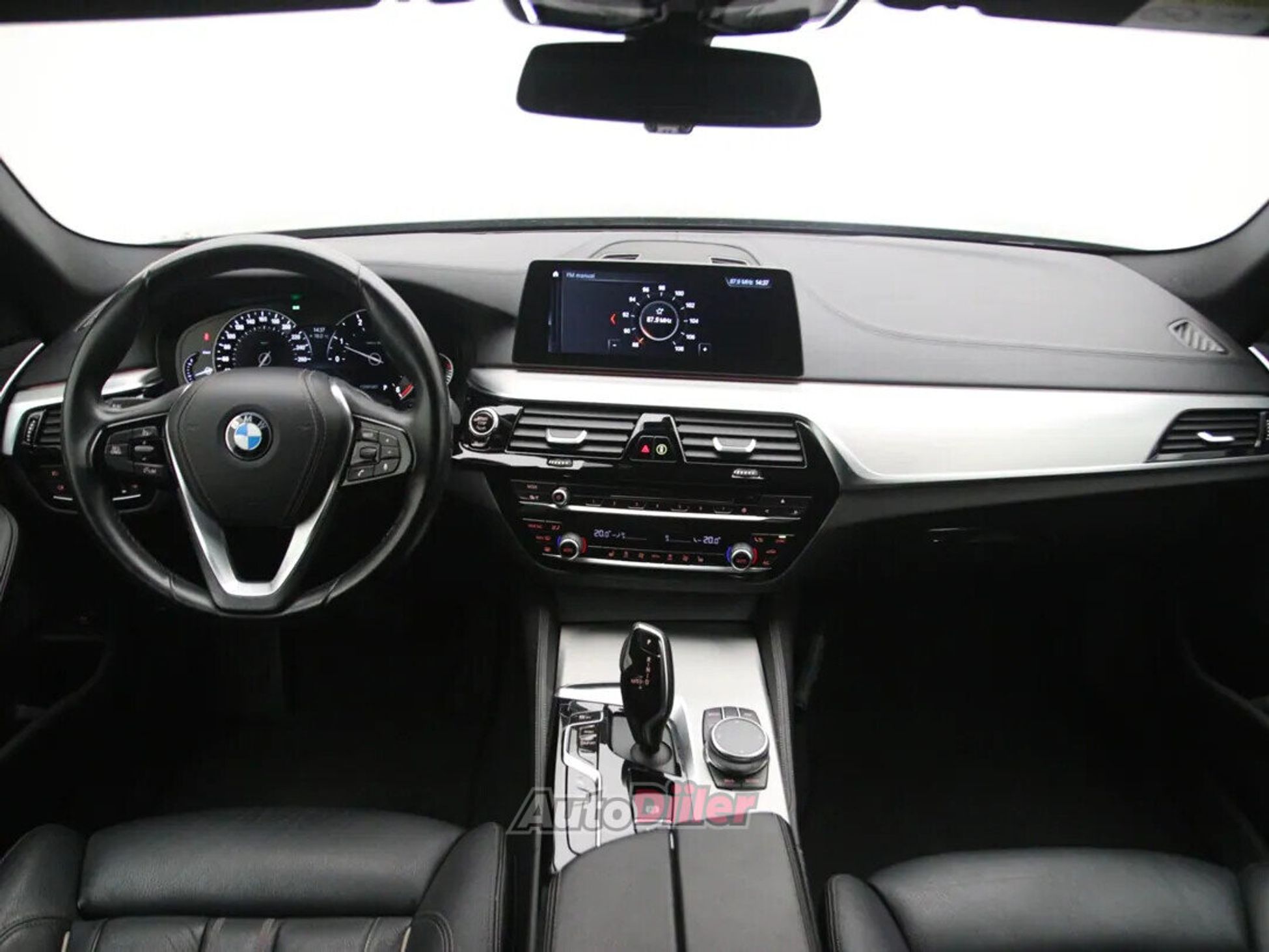 BMW 520 High Executive 2.0 140kW 2017, kuva 2/10