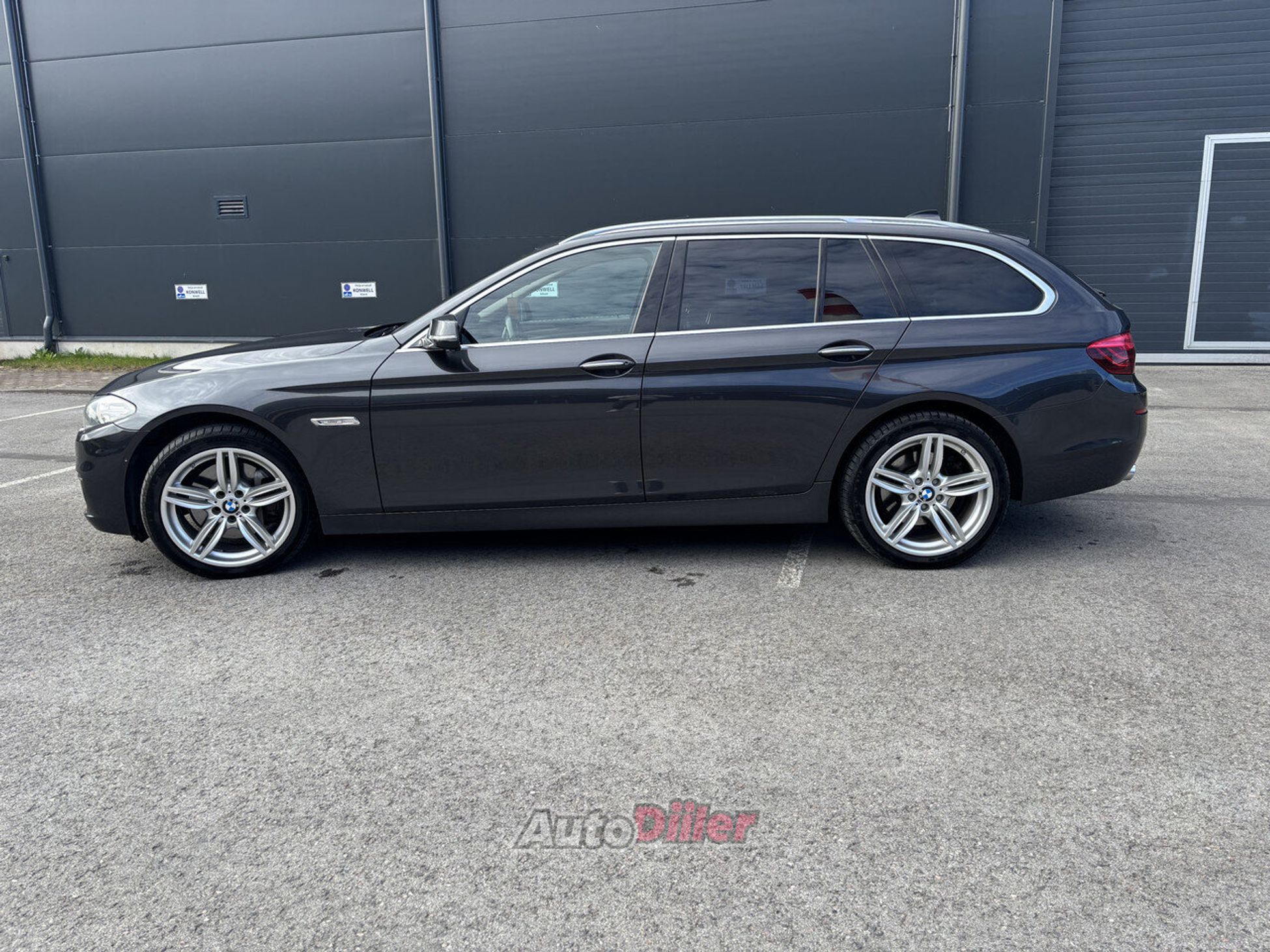 BMW 525 Luxury xDrive 2.0 160kW 2014, photo 4/10