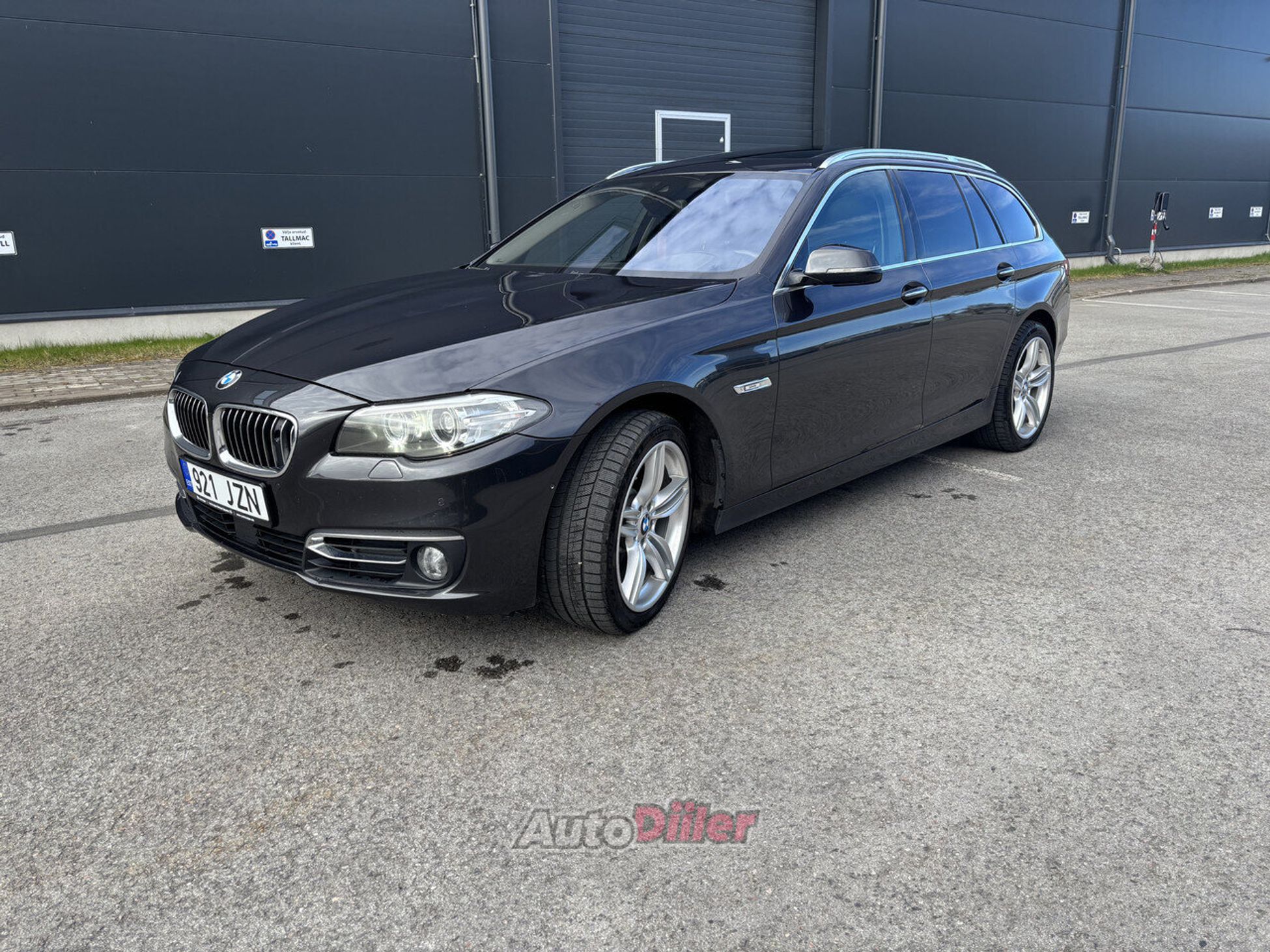 BMW 525 Luxury xDrive 2.0 160kW 2014, photo 3/10