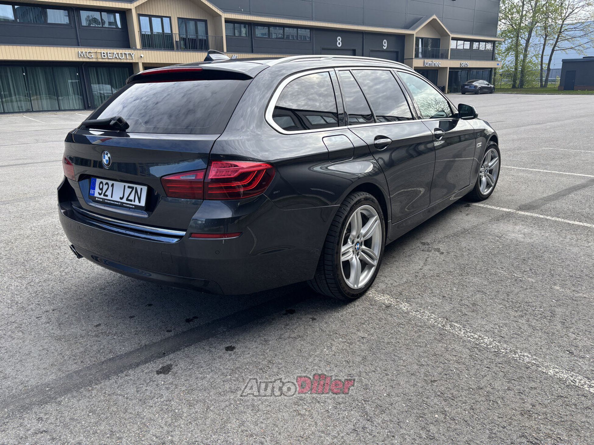 BMW 525 Luxury xDrive 2.0 160kW 2014, photo 7/10