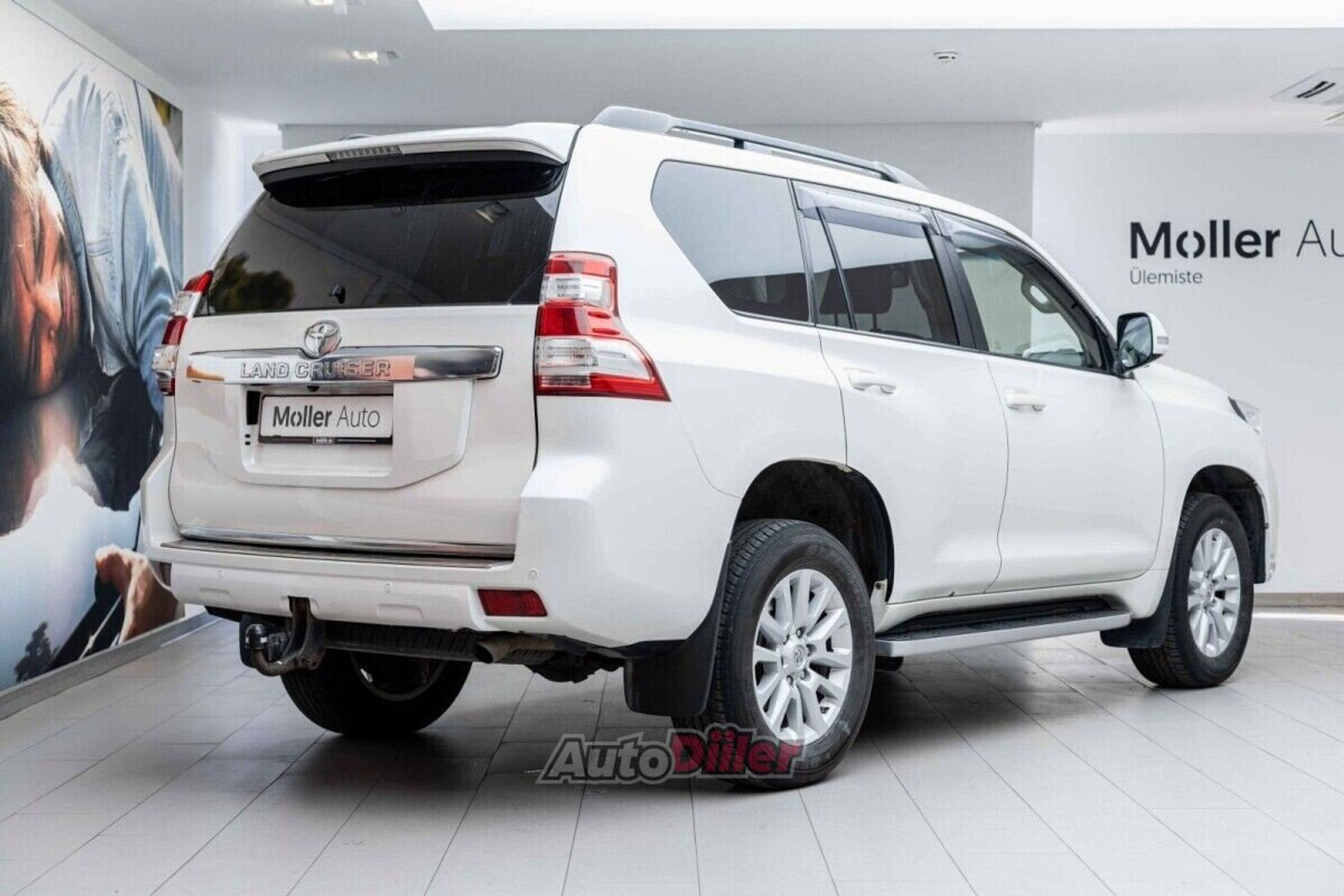 Toyota Land Cruiser 2.8 130kW 2016, kuva 6/10