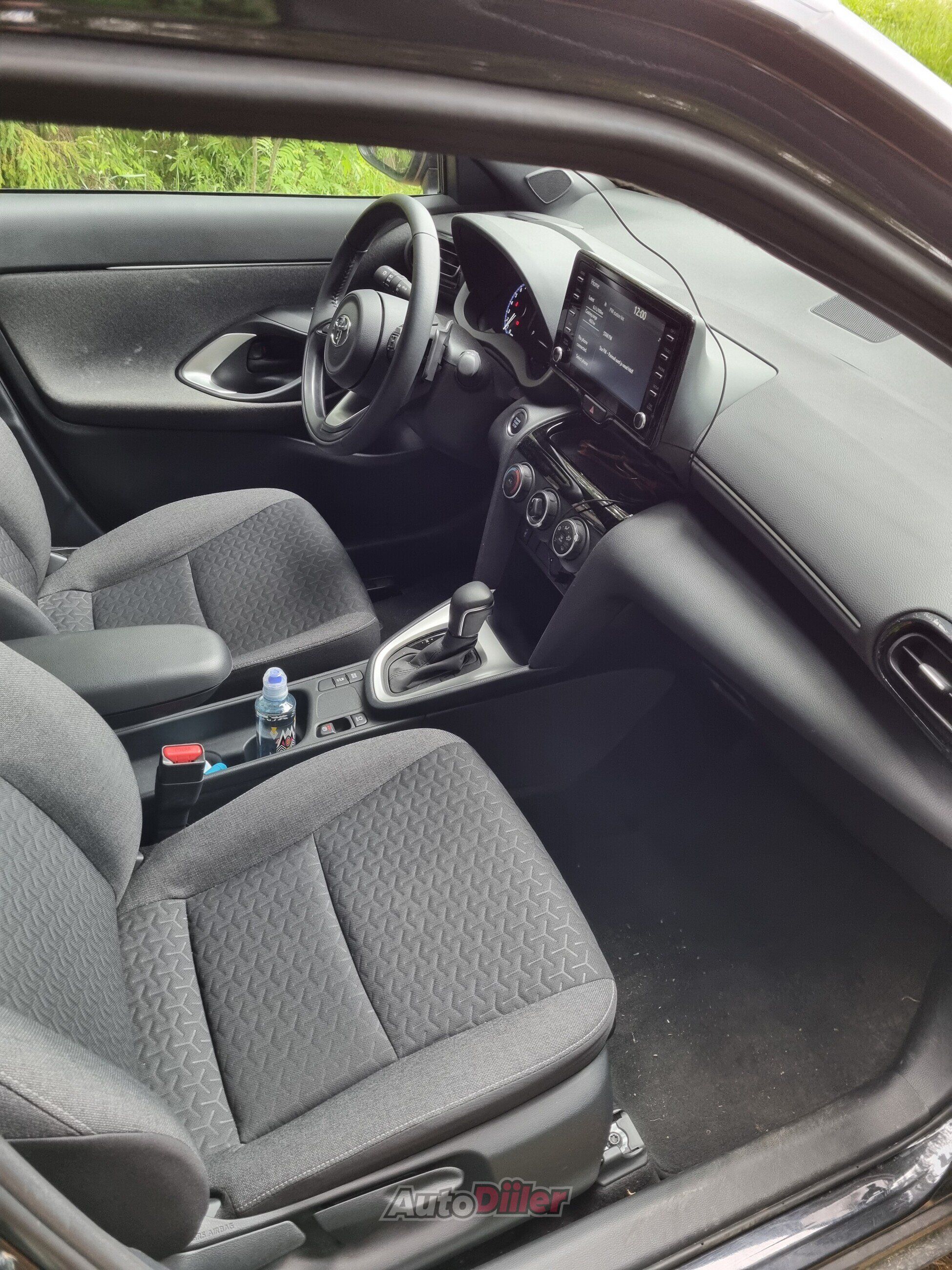 Toyota Yaris Cross 2022, photo 6/10