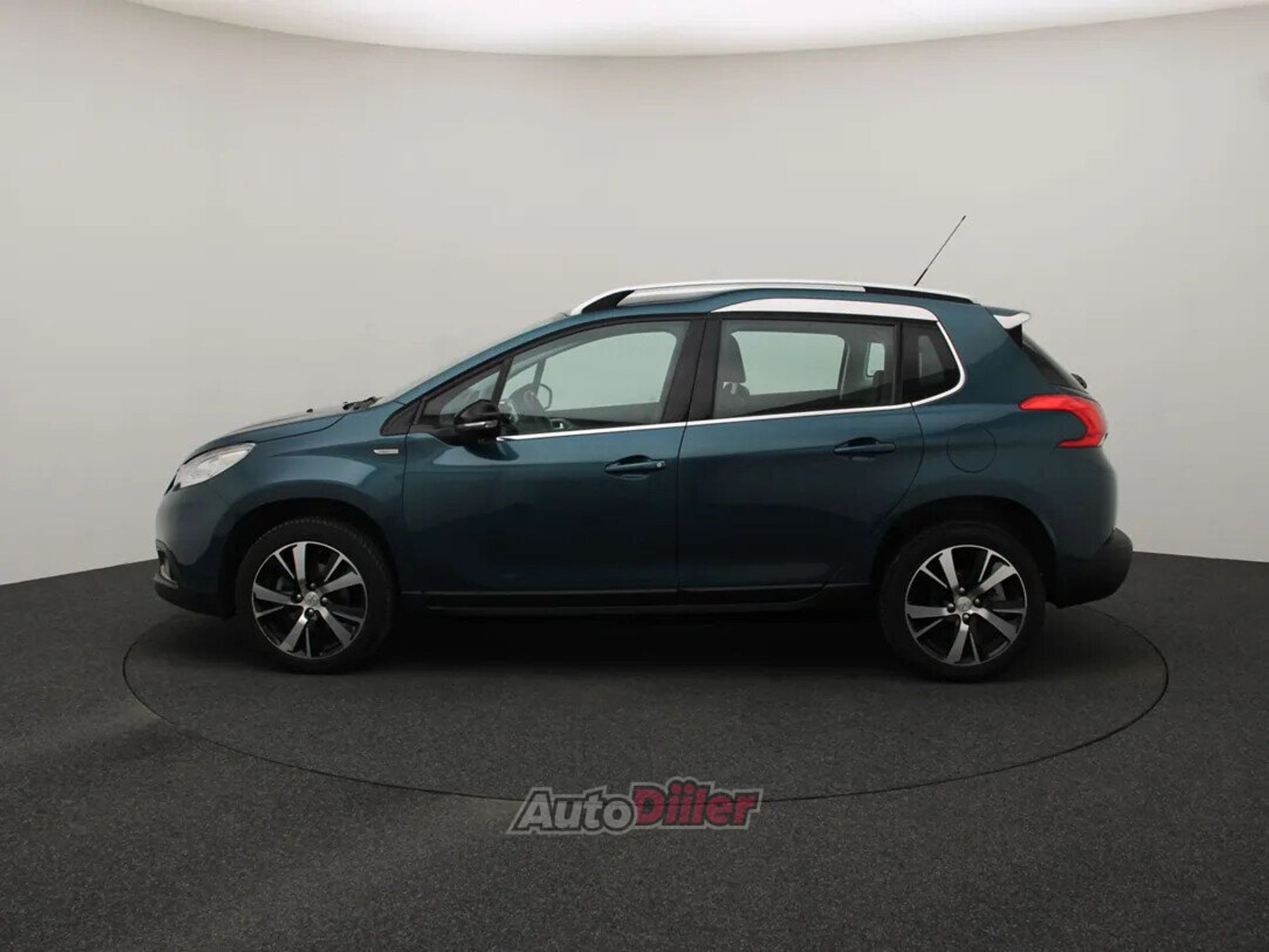 Peugeot 2008 Urban Cross 1.2 81kW 2016, photo 6/10