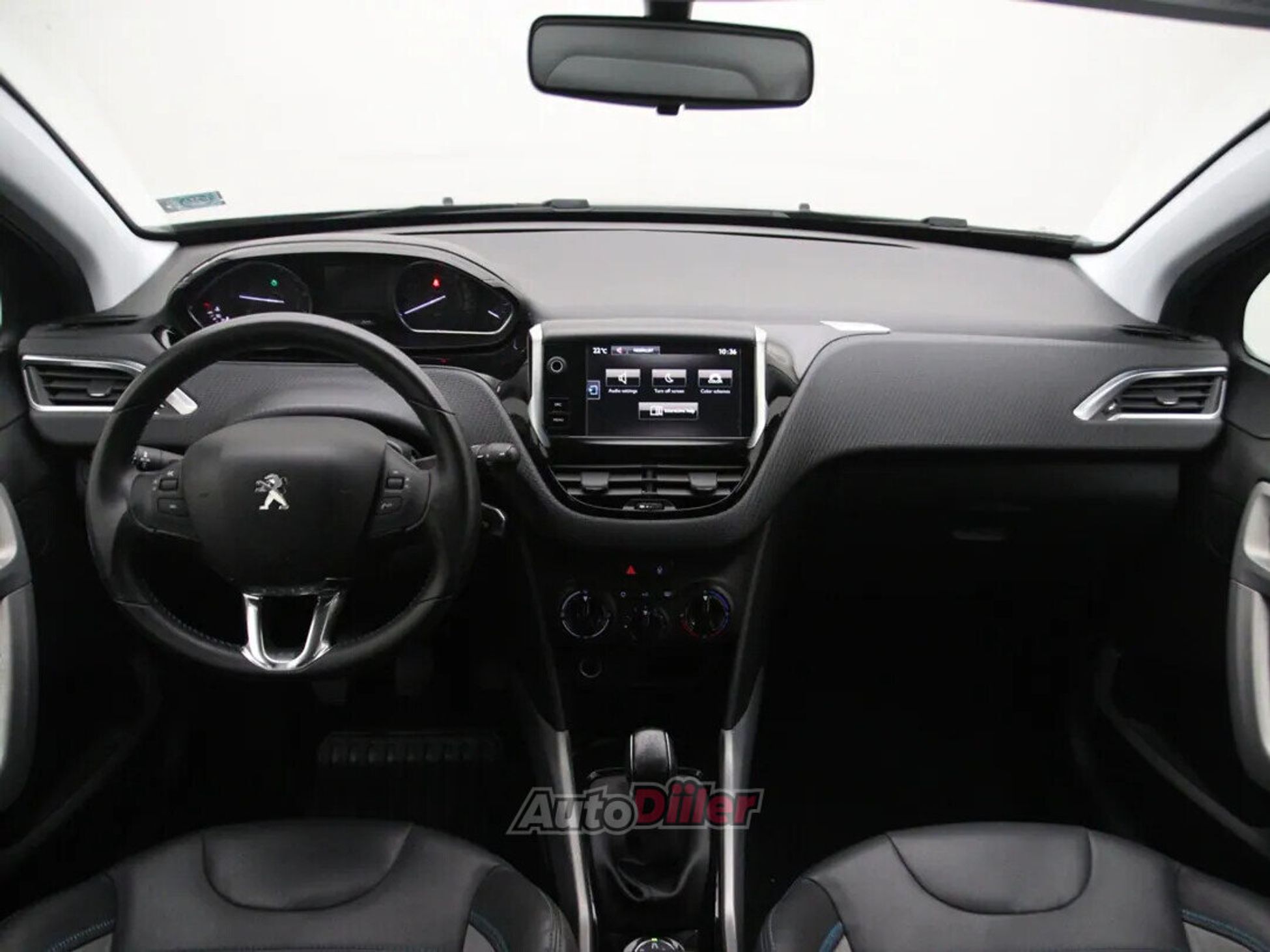 Peugeot 2008 Urban Cross 1.2 81kW 2016, photo 2/10
