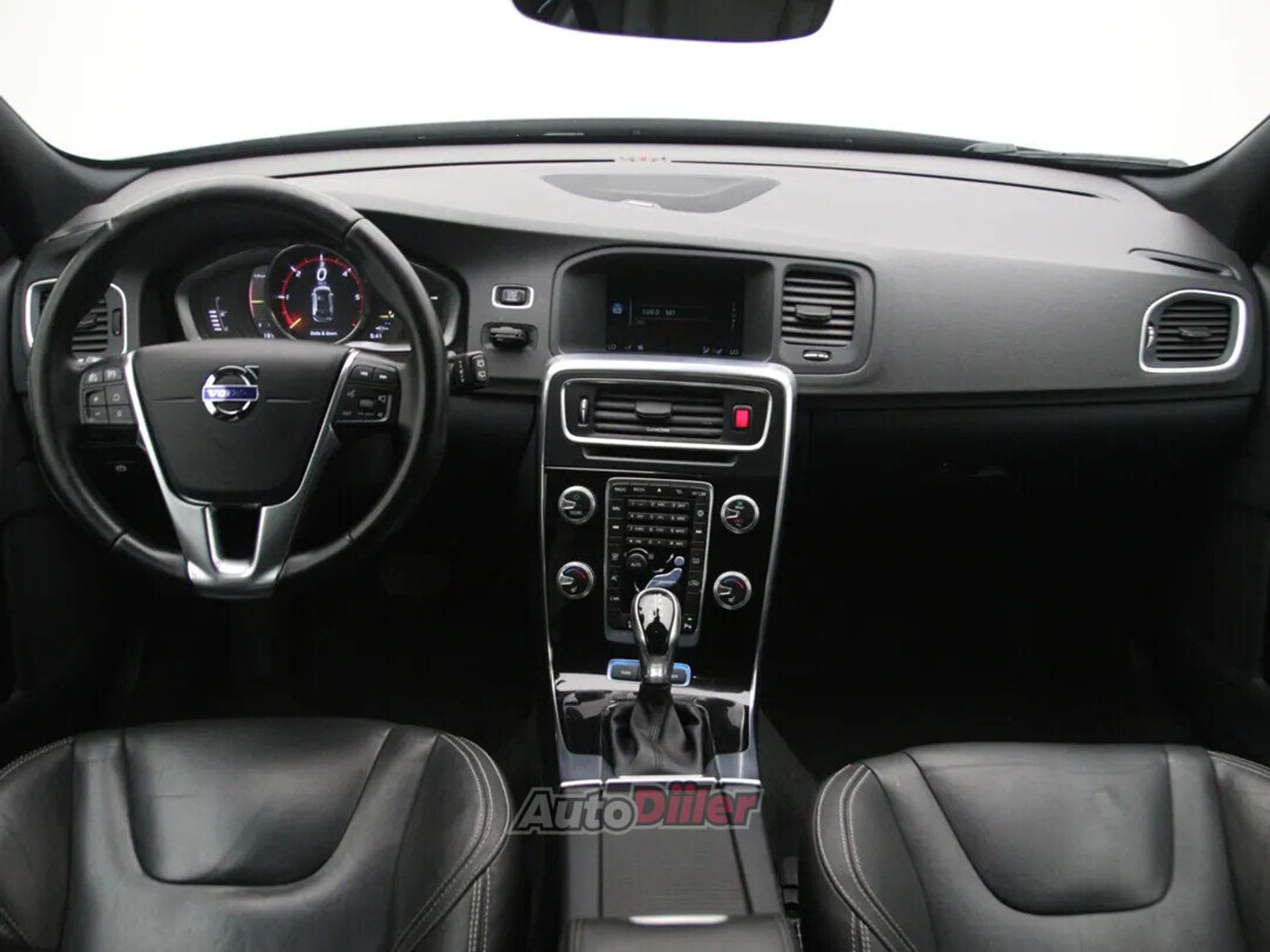 Volvo V60 Special Edition 2.4 170kW 2016, kuva 2/10