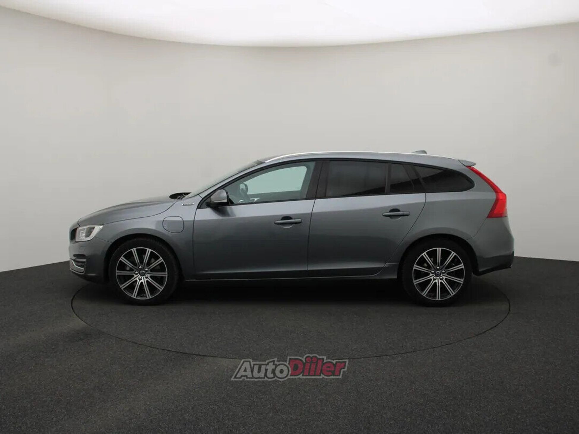 Volvo V60 Special Edition 2.4 170kW 2016, kuva 6/10