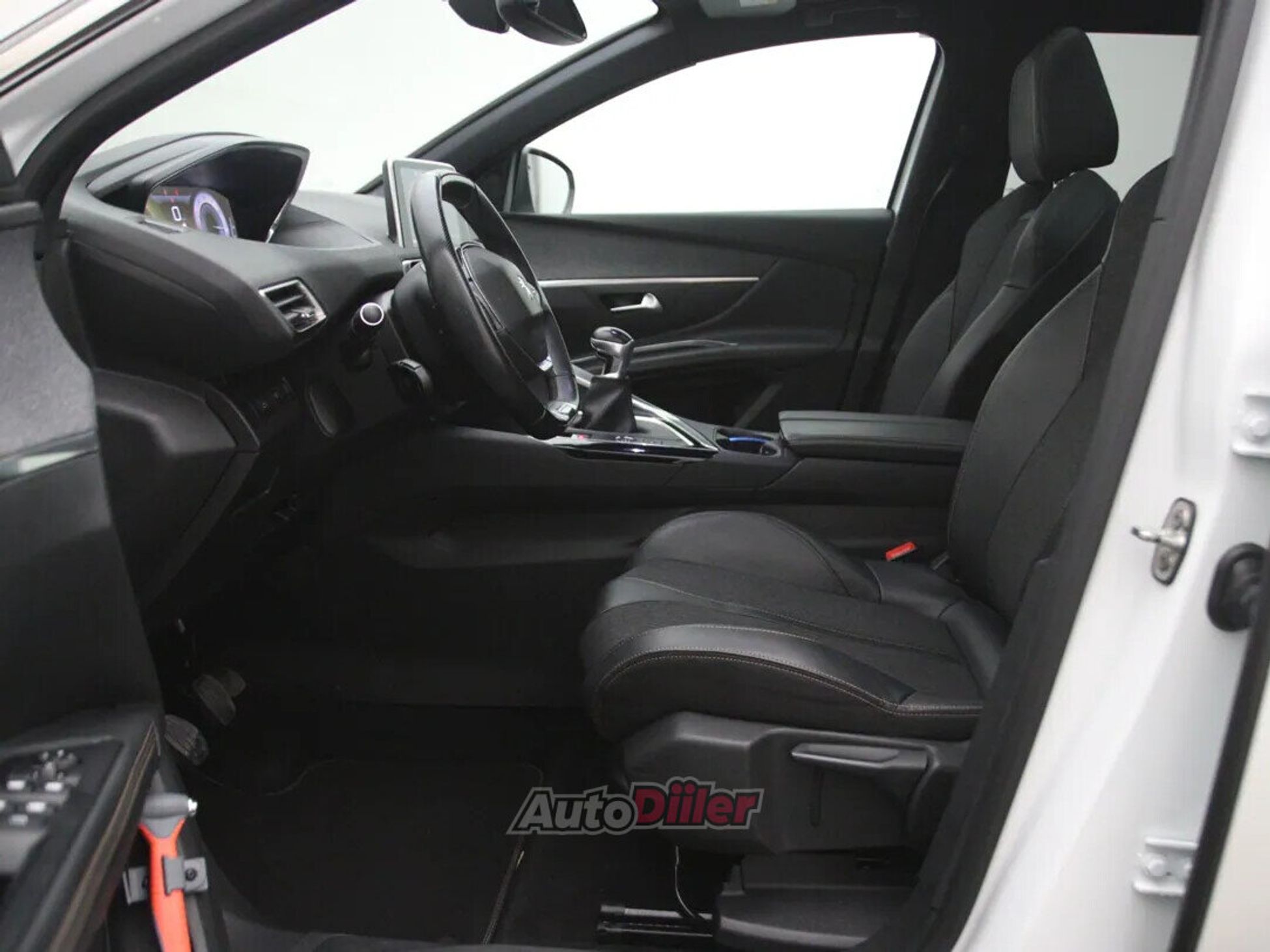 Peugeot 5008 GT-Line 1.2 96kW 2020, photo 4/10