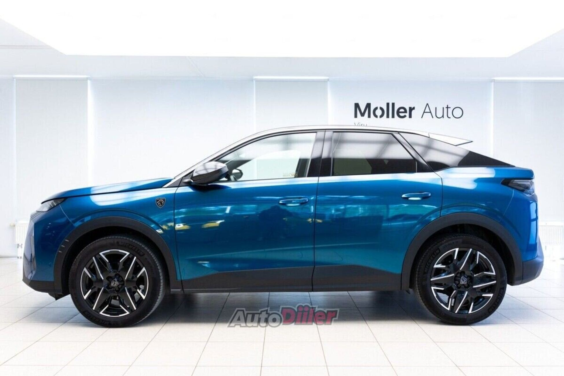 Peugeot 3008 1.2 100kW 2024, photo 4/10