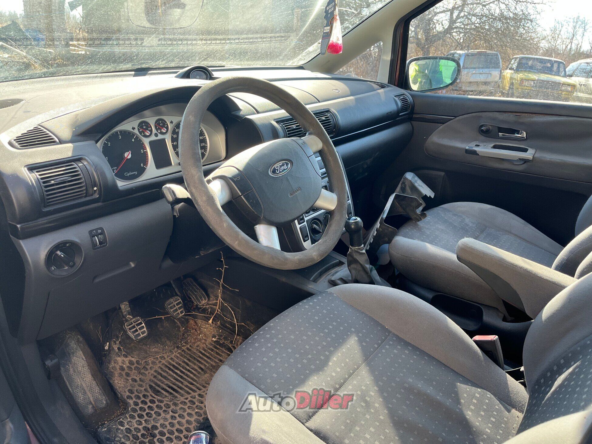 Ford Galaxy 1.9 66kW 2004, kuva 4/5