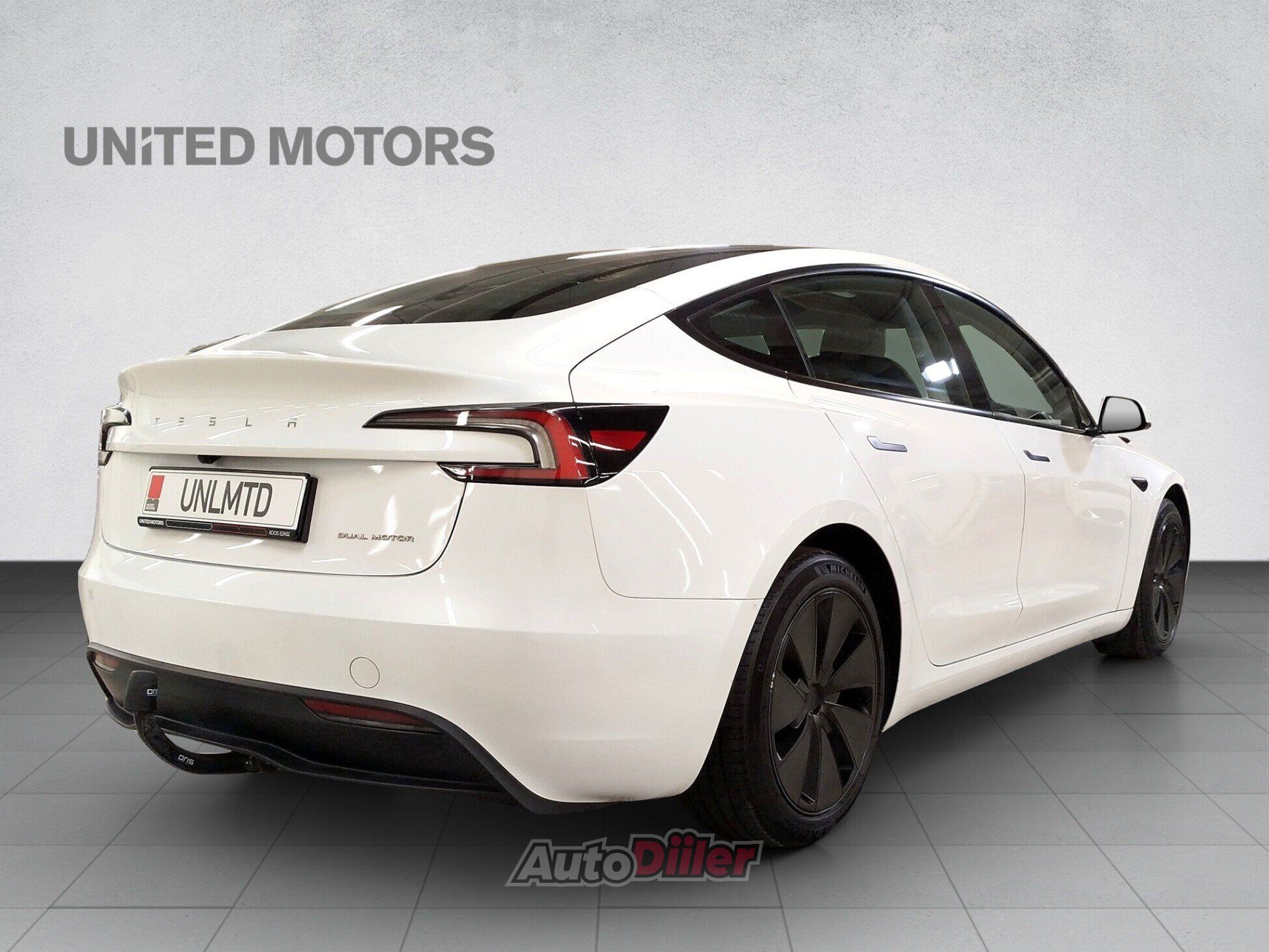 Tesla Model 3 2024, photo 2/10