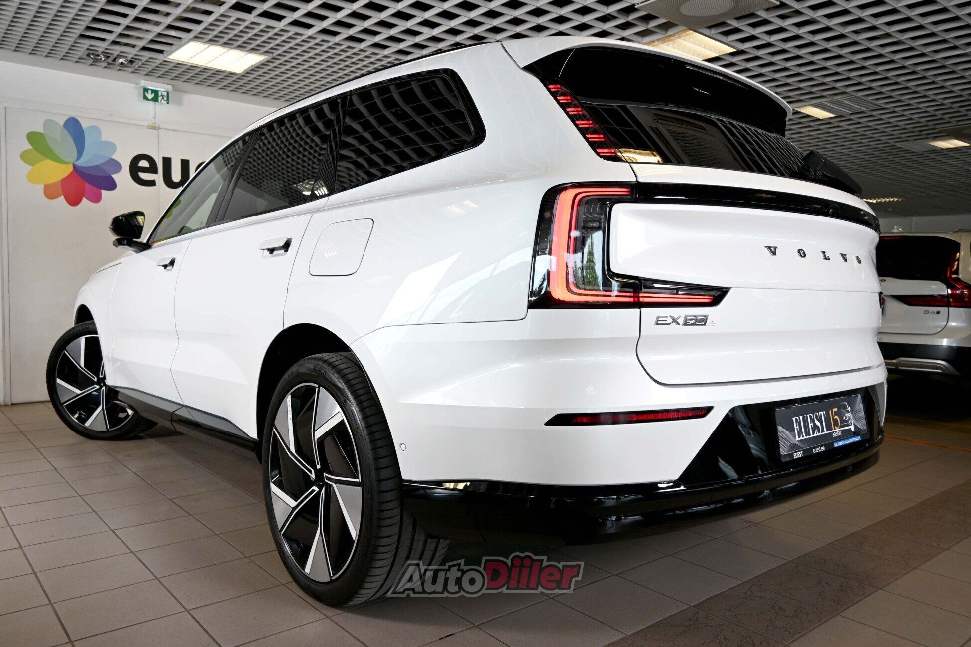 Volvo EX90 2025, photo 3/10