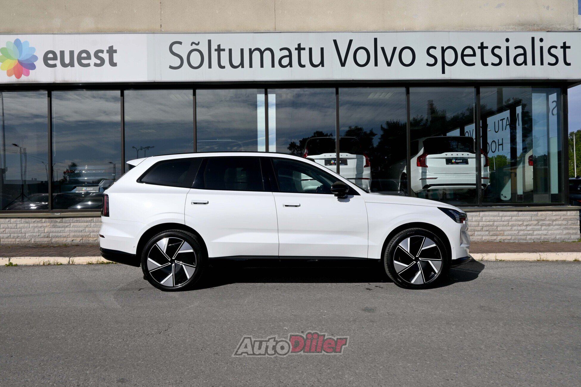 Volvo EX90 2025, photo 7/10