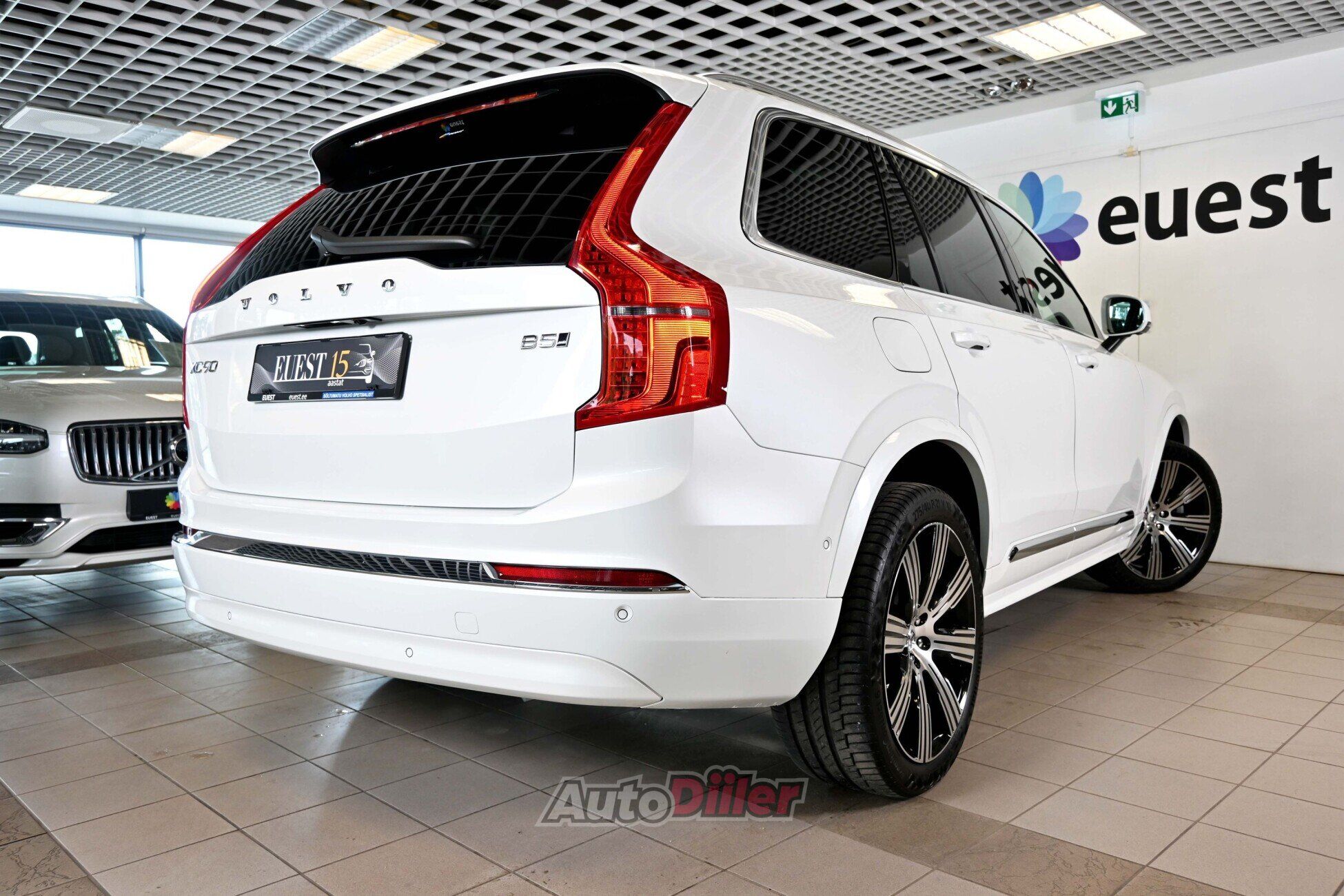Volvo XC90 2024, photo 2/10