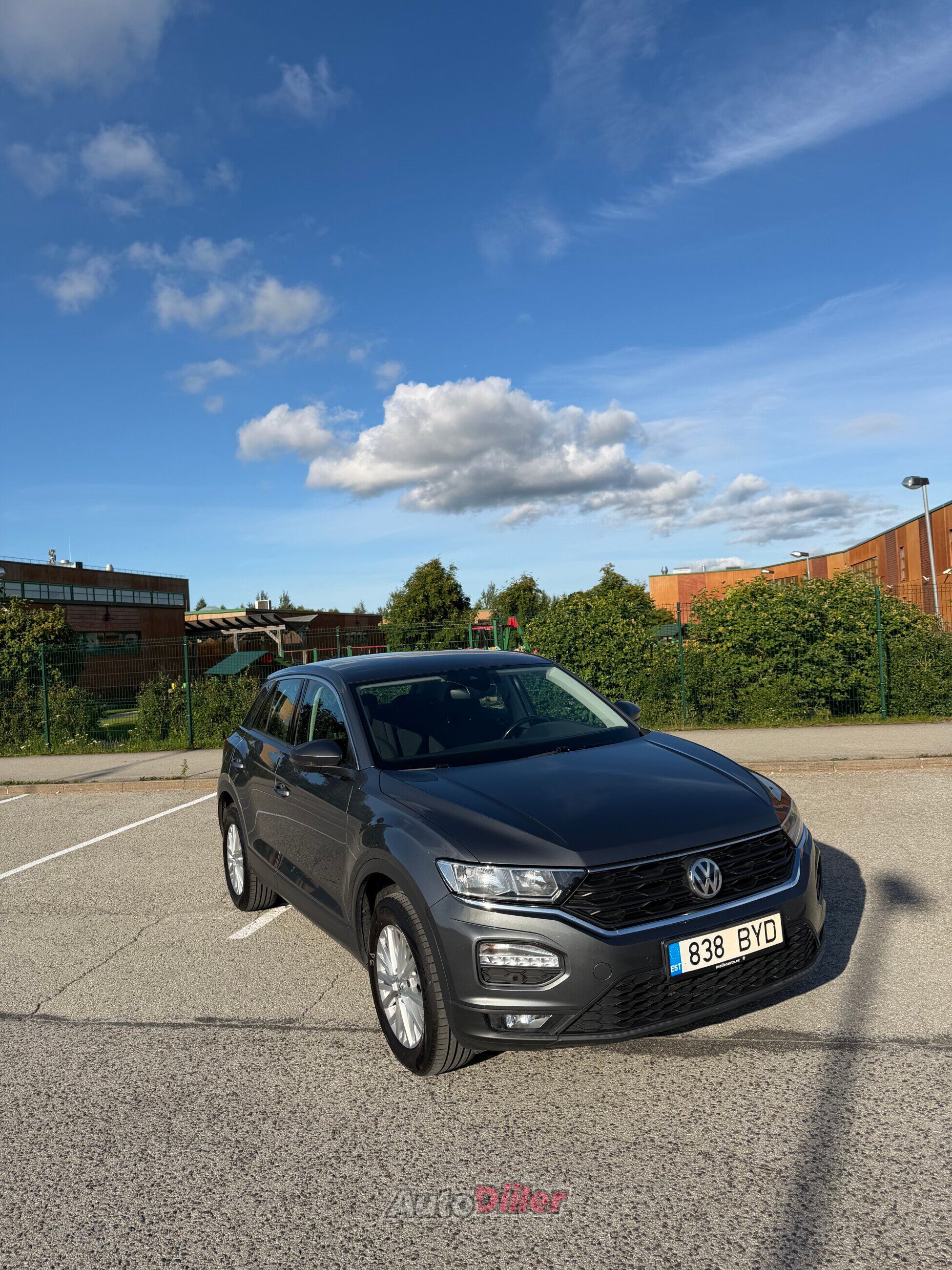 Volkswagen T-Roc 1.0 85kW 2018, photo 2/6