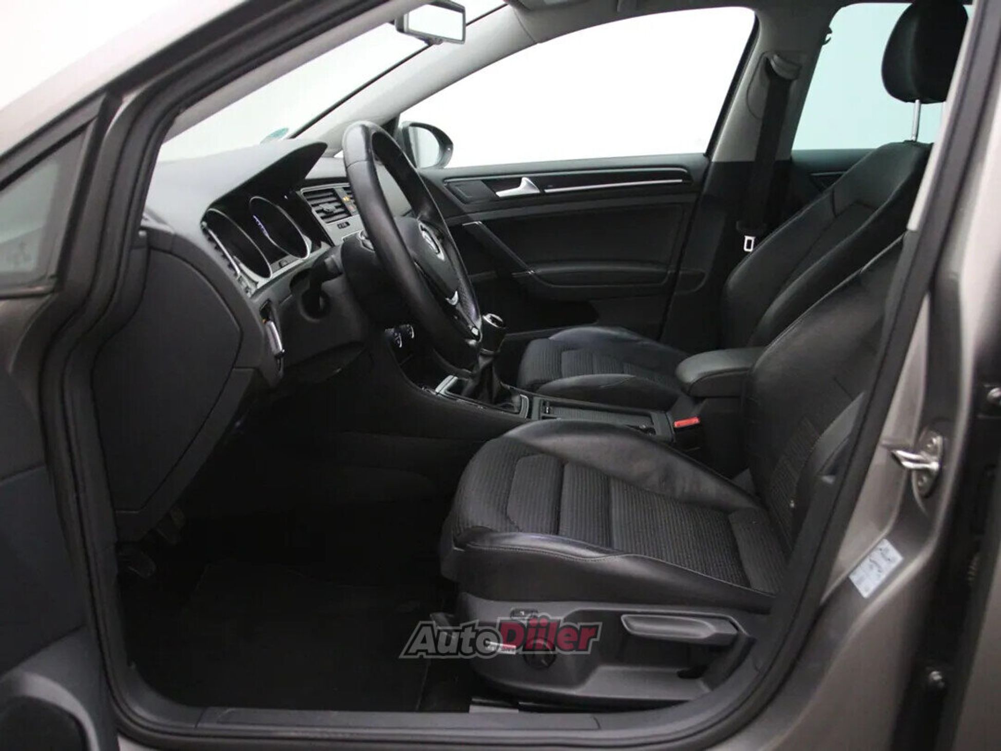 Volkswagen Golf Highline 1.2 77kW 2014, kuva 4/10